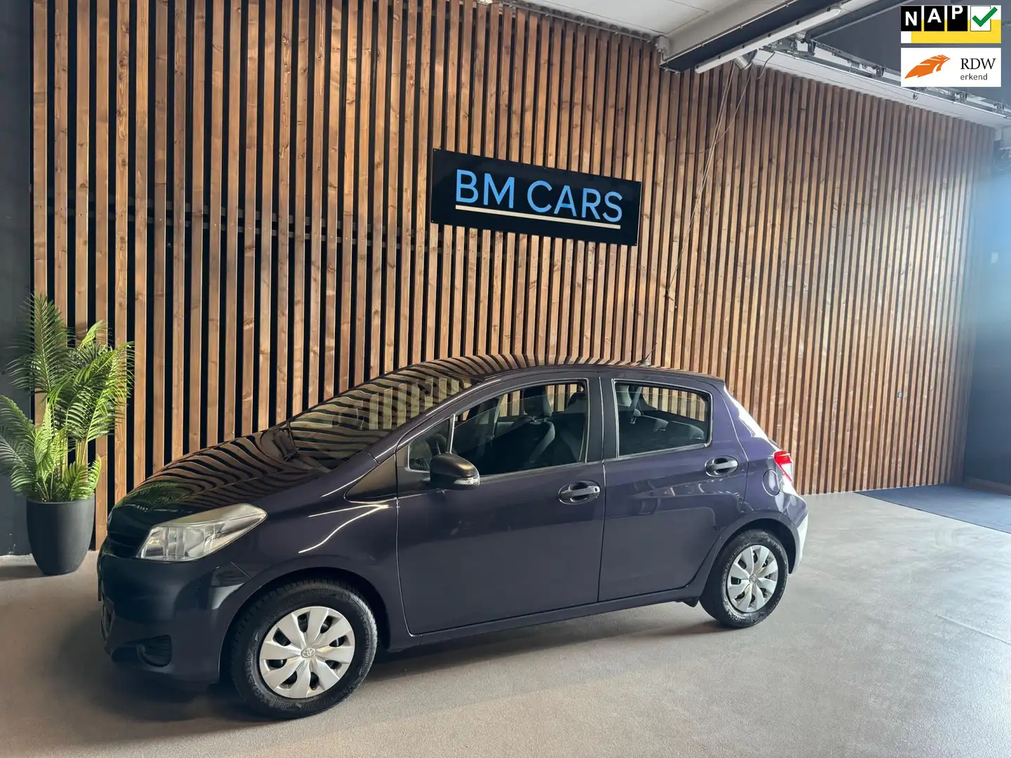 Toyota Yaris 1.0 VVT-i Comfort Airco, Trekhaak, Nieuwe APK Bleu - 1