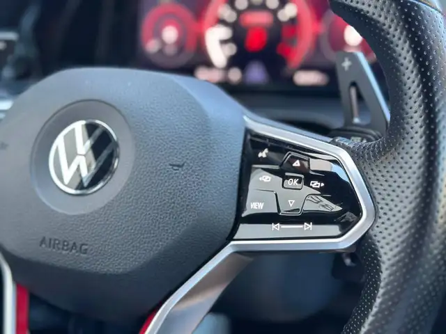 Volkswagen Golf view 9
