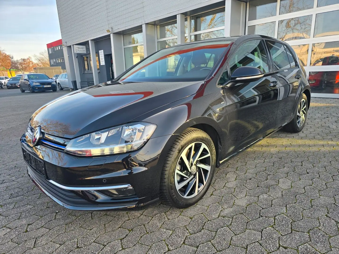 Volkswagen Golf VII Lim. Join BlueMotion Zwart - 1