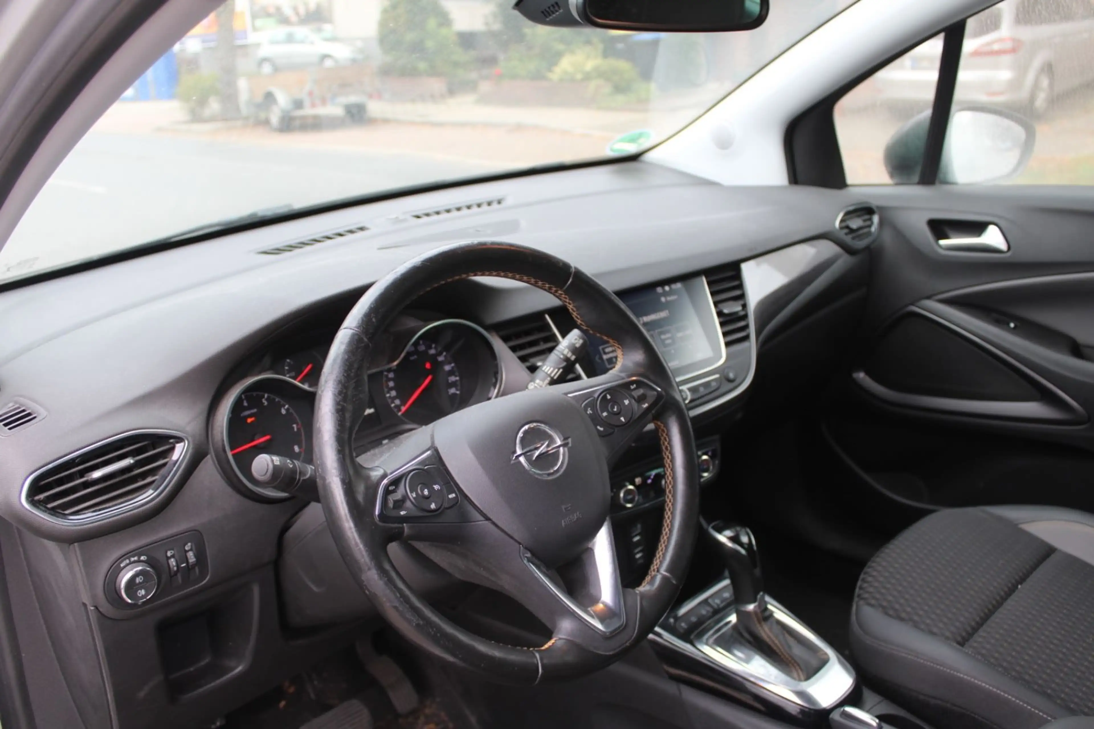 Opel Crossland X 1.2 AUTOMATIK*INNOVATION*NAVI*TOP! — photo 6
