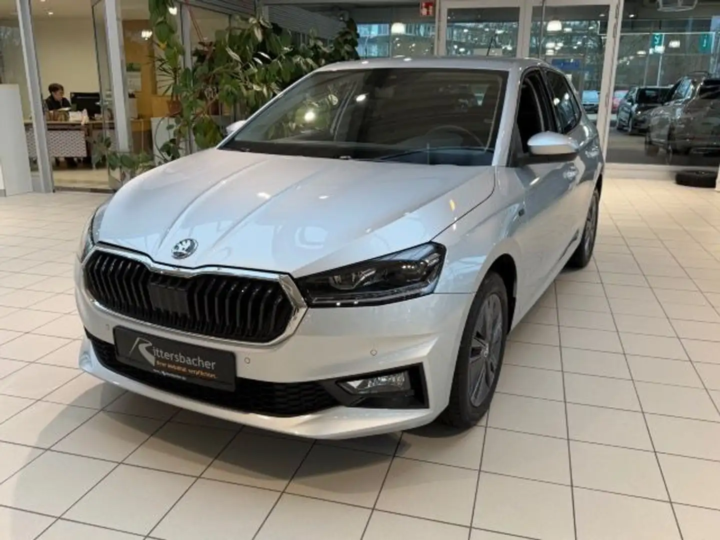 Skoda Fabia Drive 1.0 TSI Kamera Smartlink Sitzheizung Silber - 2