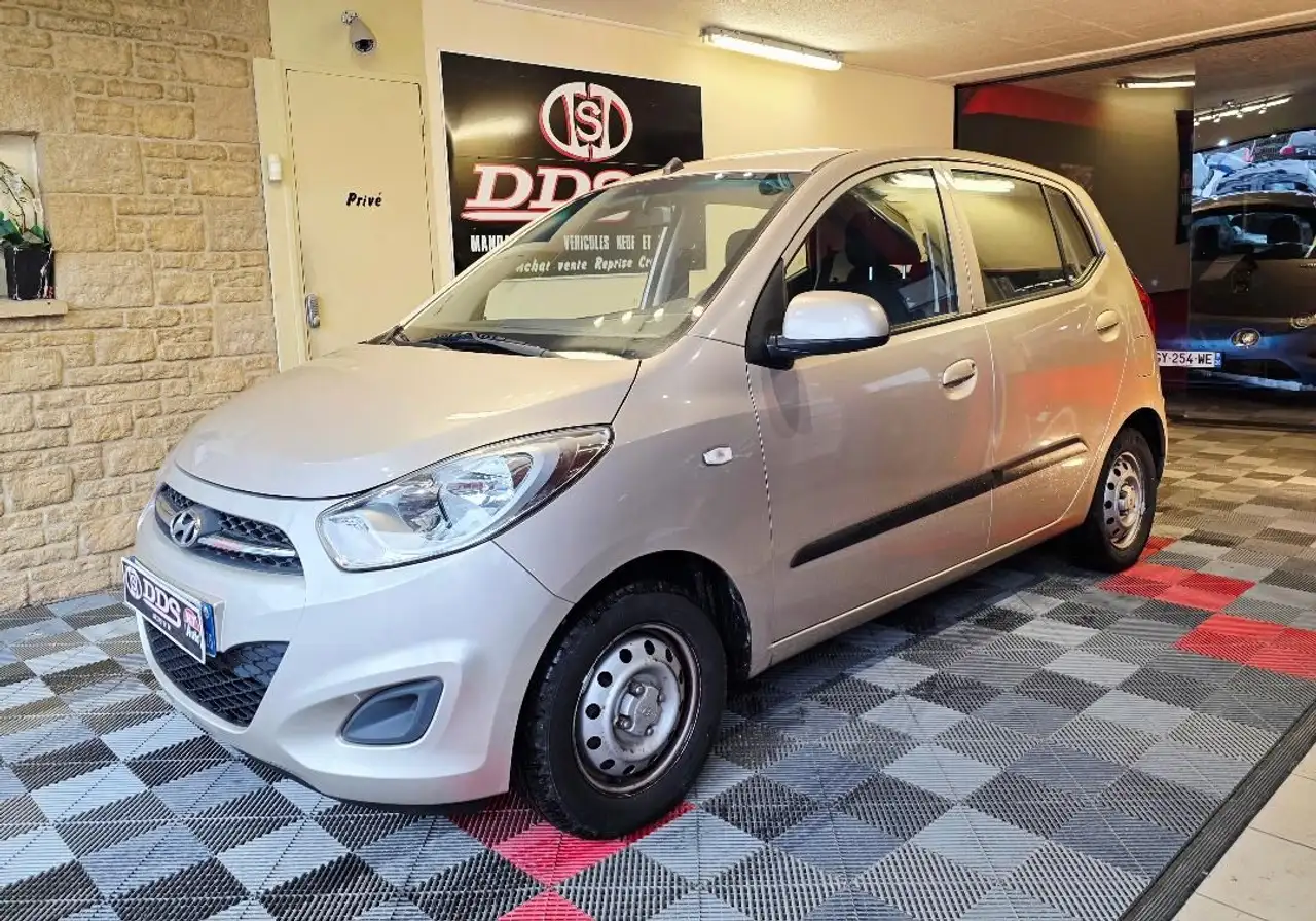 Hyundai i10 i 10 COMME NEUVE !!! 1.1 CLIM FAIBLE KM 