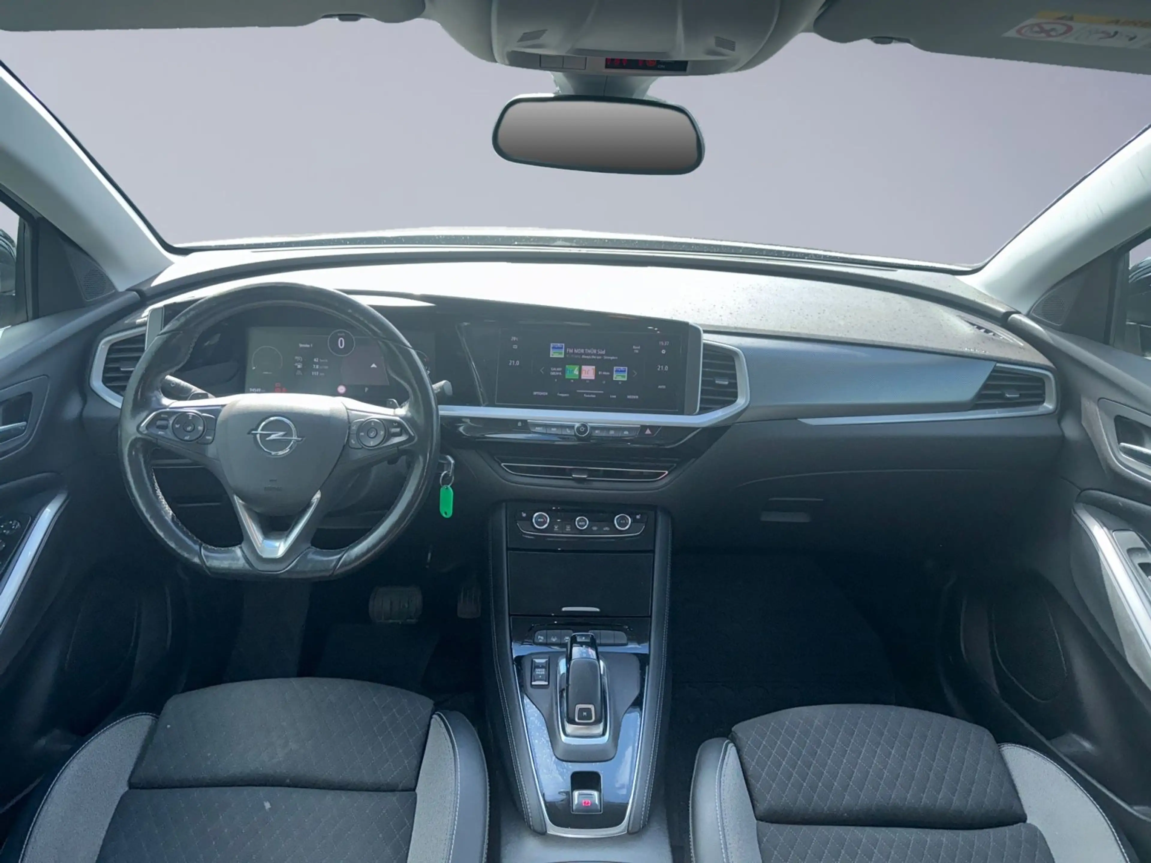 Opel Grandland X — photo 11