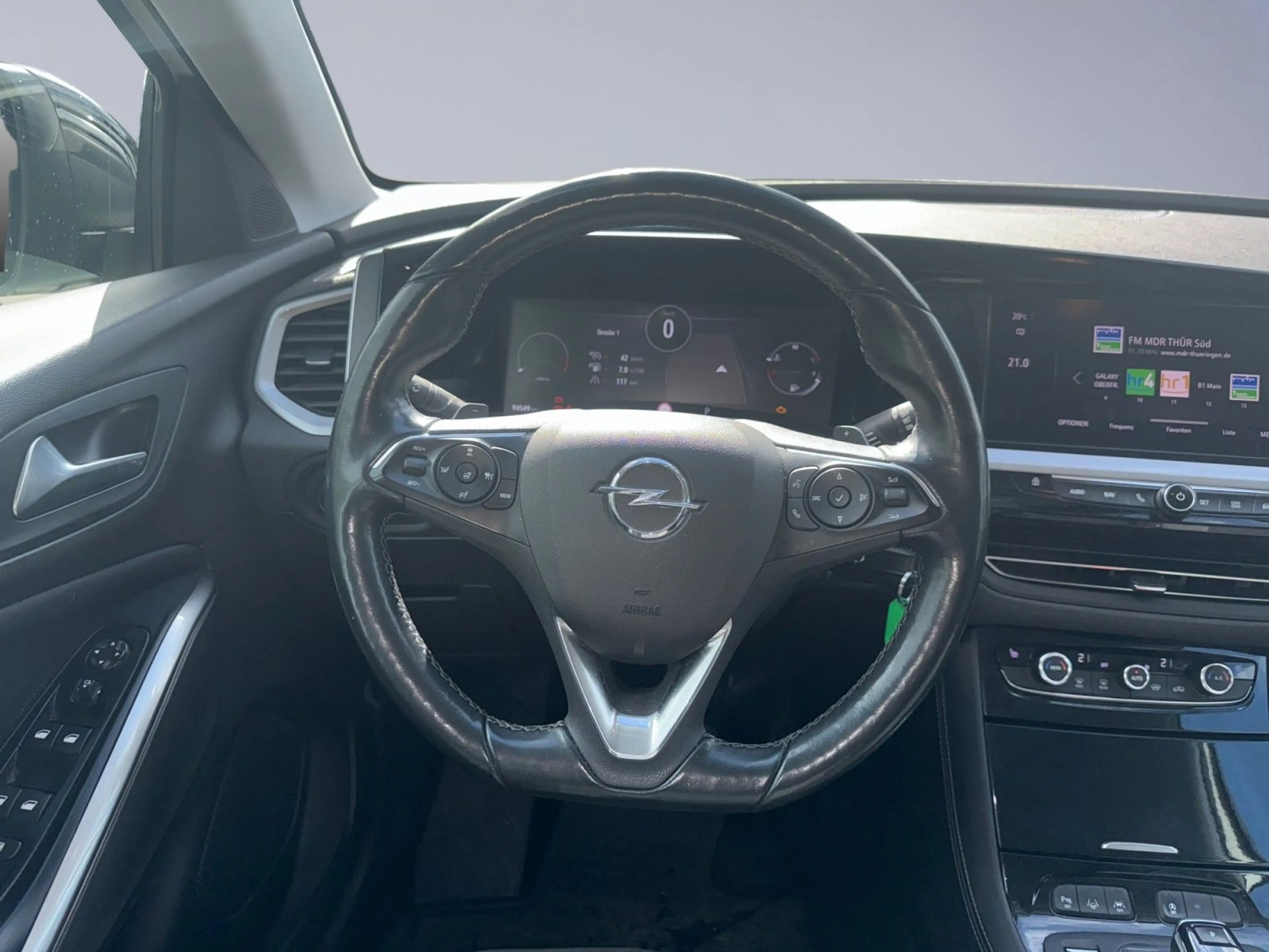 Opel Grandland X — photo 12