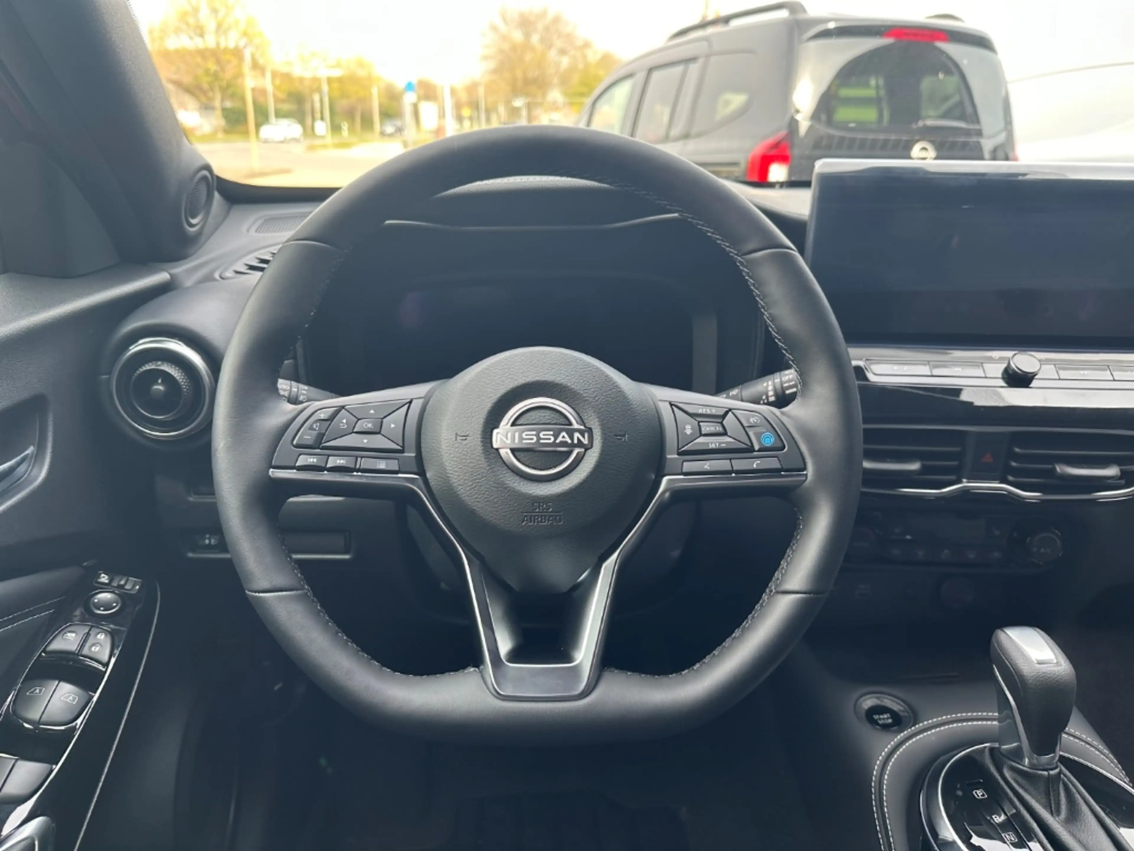 Nissan Juke TEKNA 1.6 Hybrid 143PS 4AMT 2-Farben Bose BFS Navi — photo 8