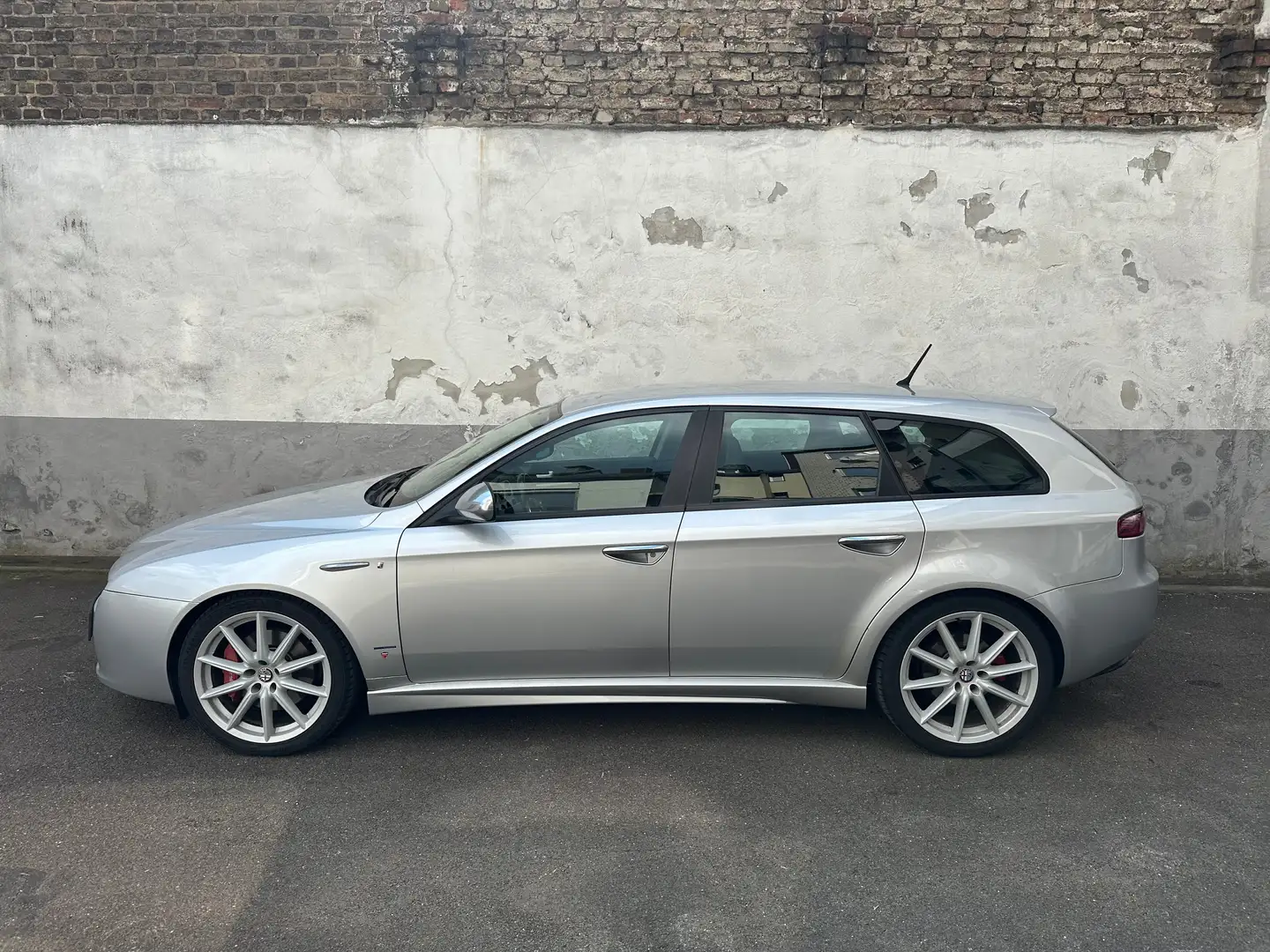 Alfa Romeo 159 TBI TI Sportwagon Silber - 1