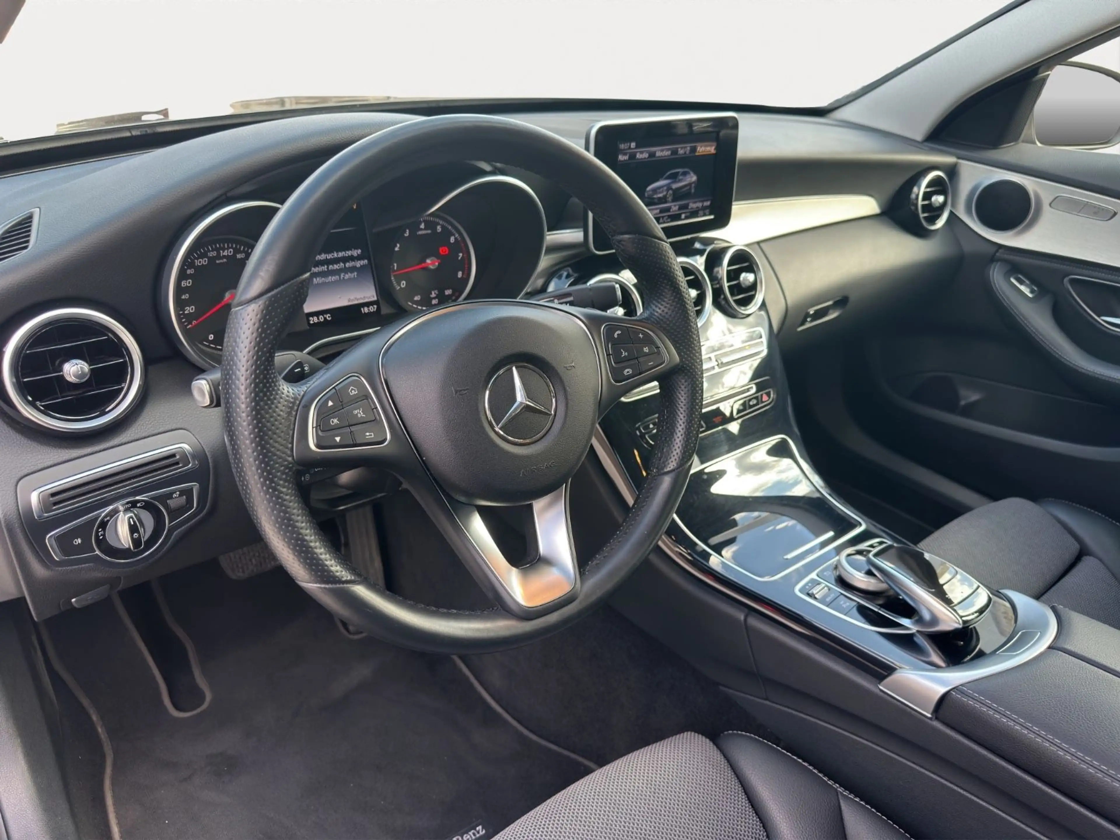 Mercedes-Benz C 180 Avantgarde Limousine*LED*TEILLEDER*8-FACH* — photo 10