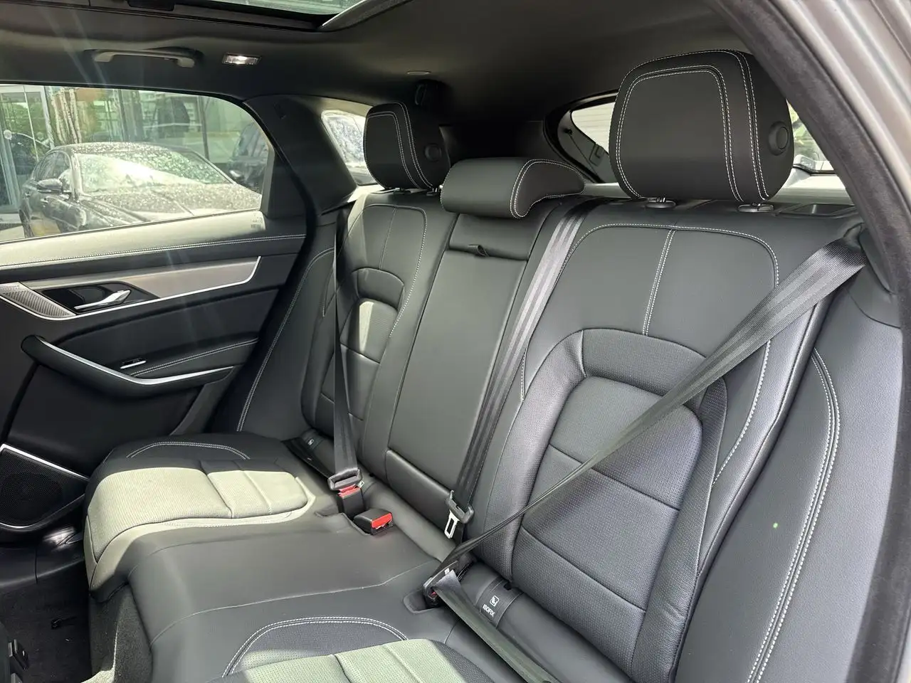 Jaguar F-Pace снимка Jaguar F-Pace