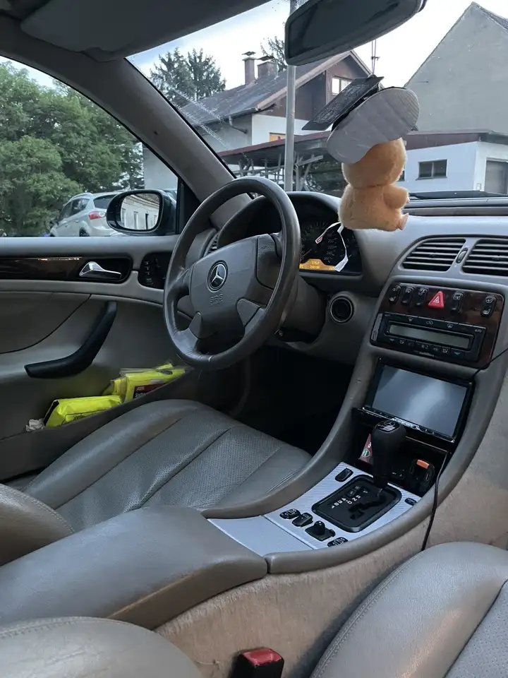 Mercedes-Benz CLK 320 Elegance Aut., foto 9