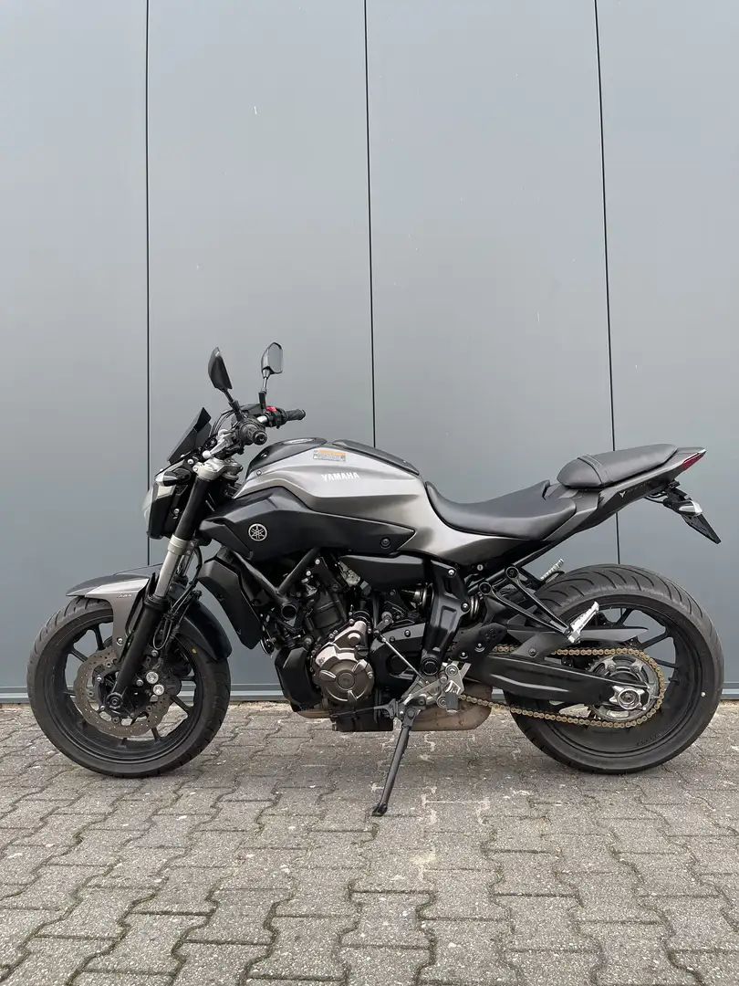 Yamaha MT-07 - 2