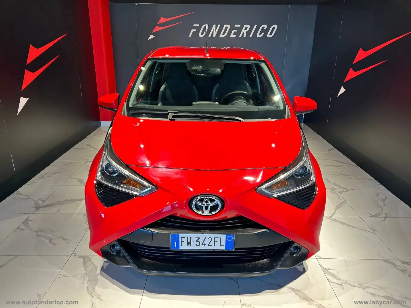 Toyota Aygo 1.0 VVT-i 72 CV 5p. x-clusiv Rouge - 1