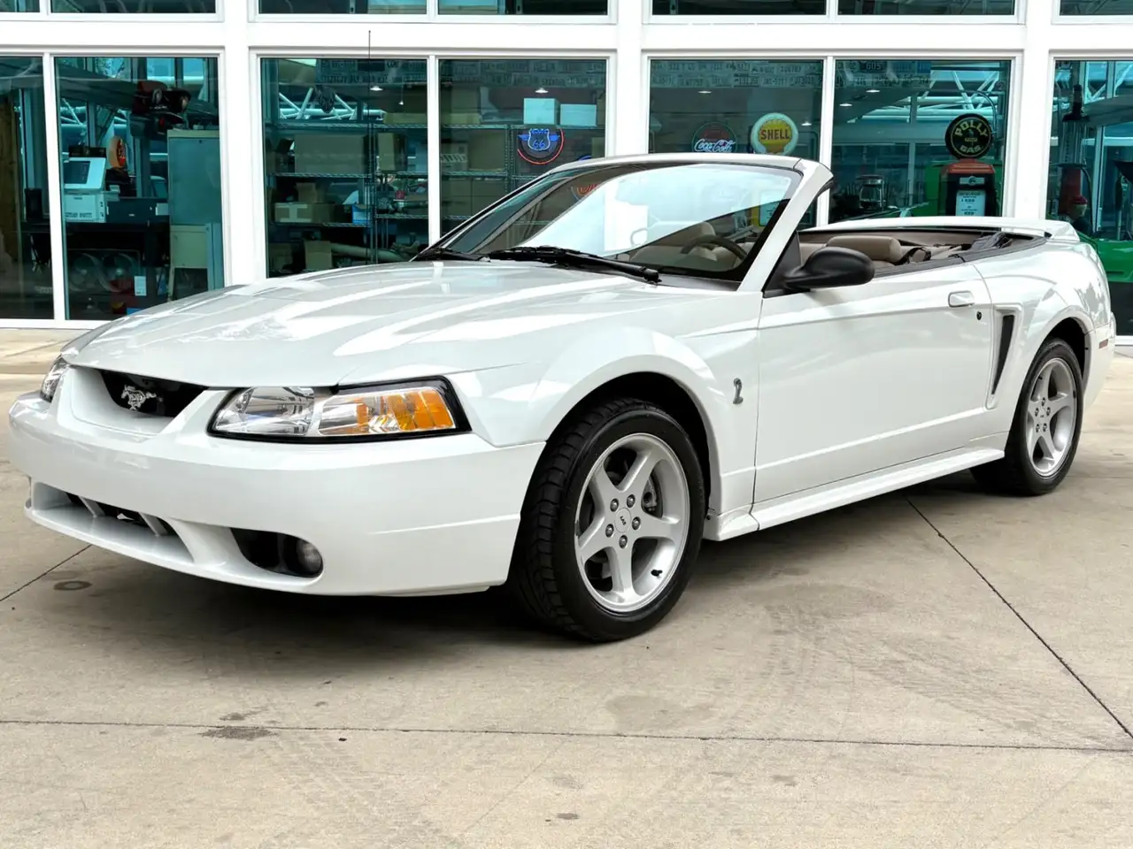 Ford Mustang SVT, foto 11