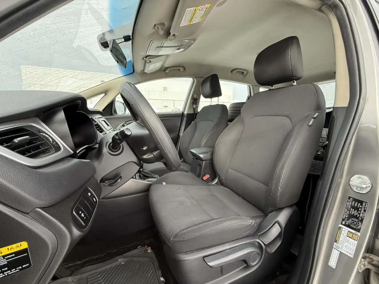 Kia Rondo снимка Kia Rondo