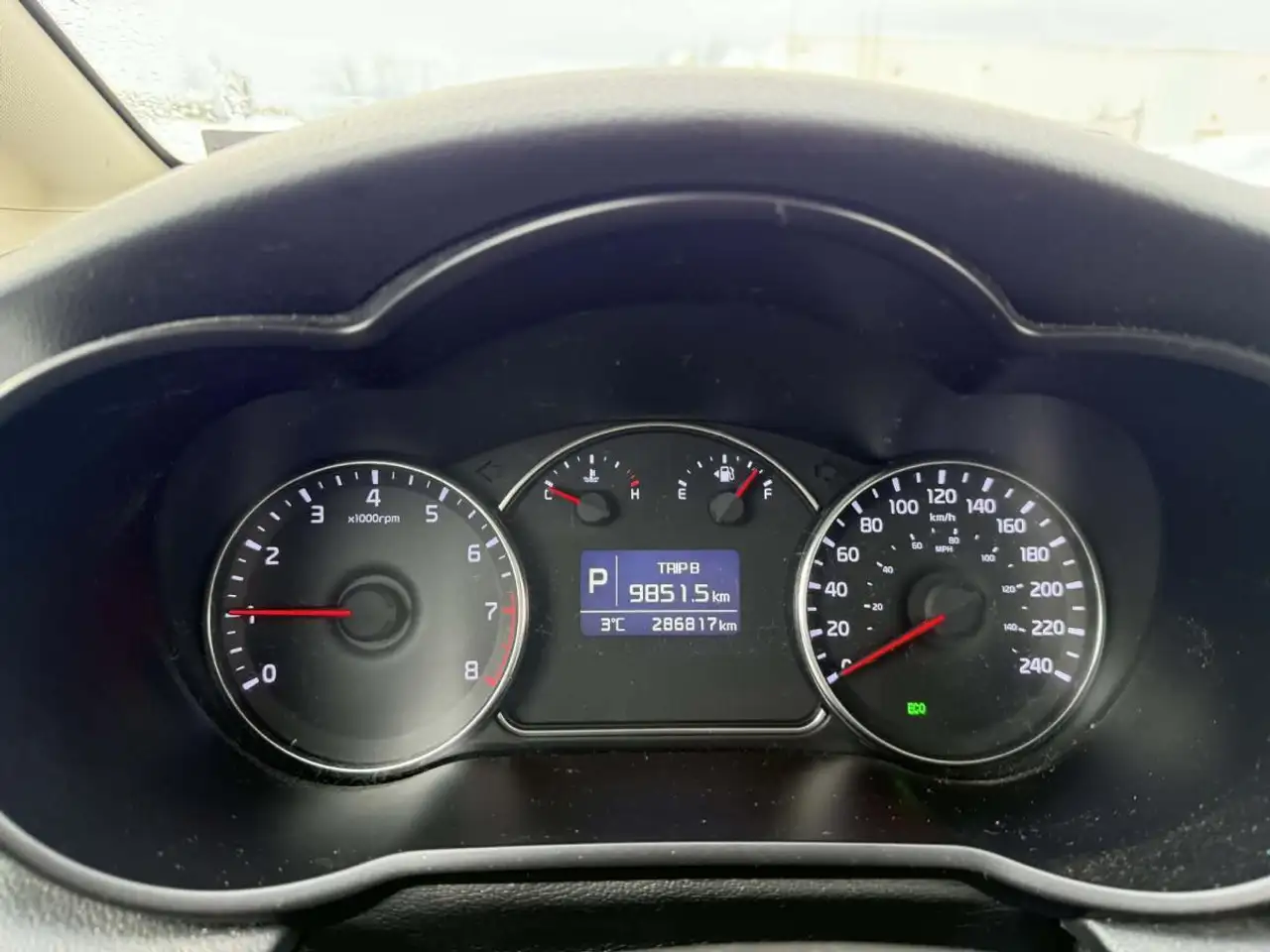 Kia Rondo снимка Kia Rondo