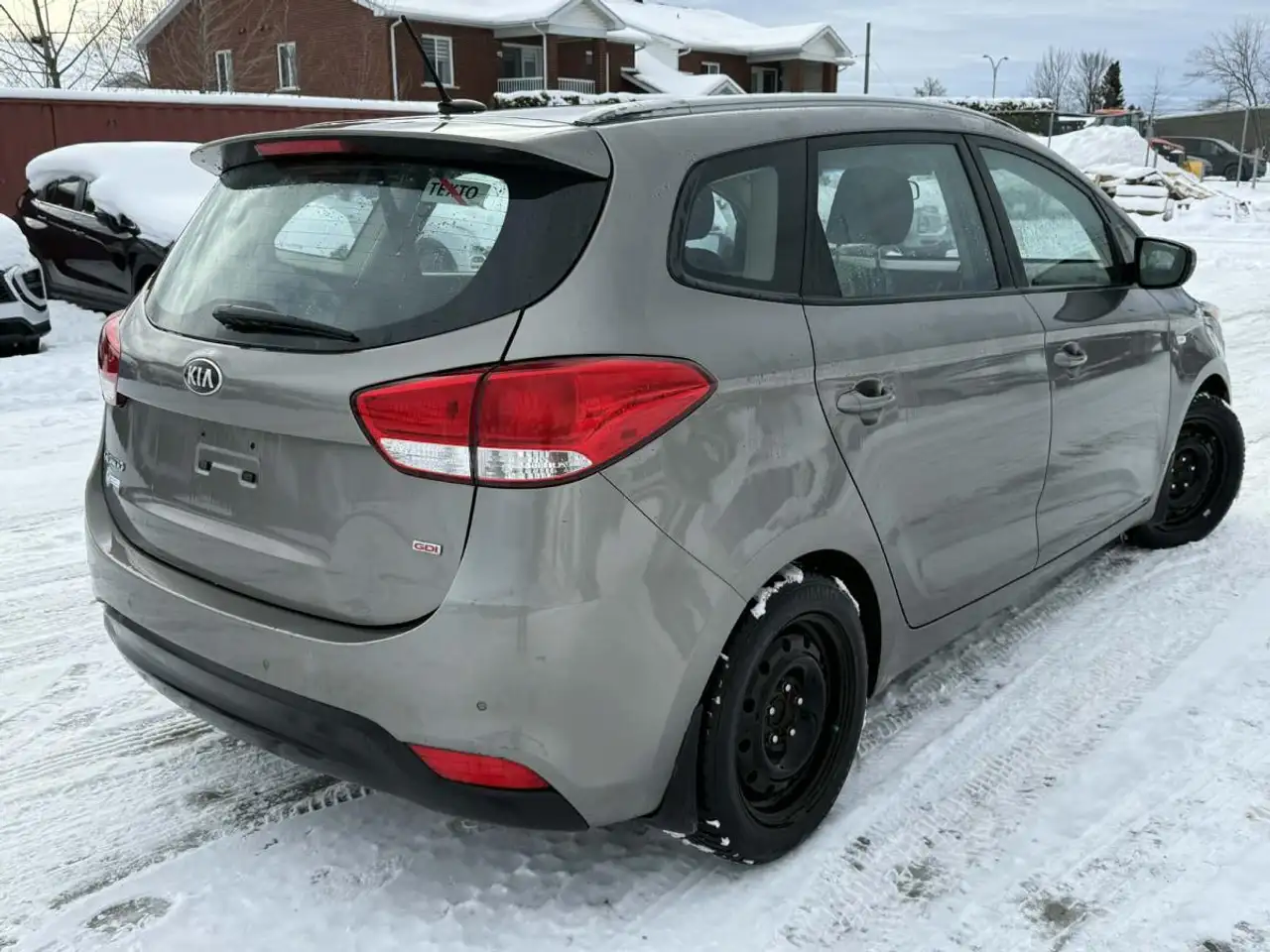 Kia Rondo снимка Kia Rondo
