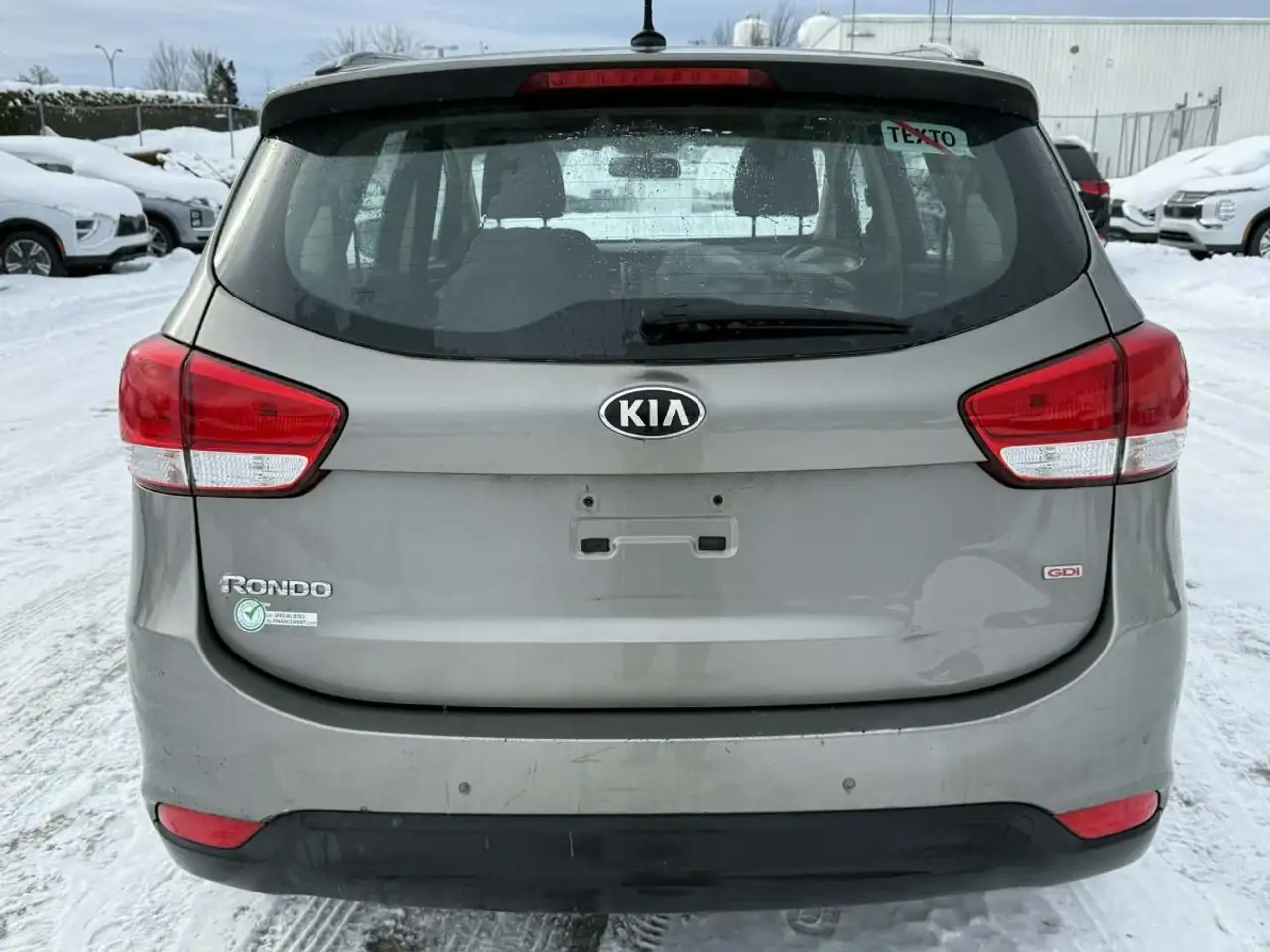 Kia Rondo снимка Kia Rondo