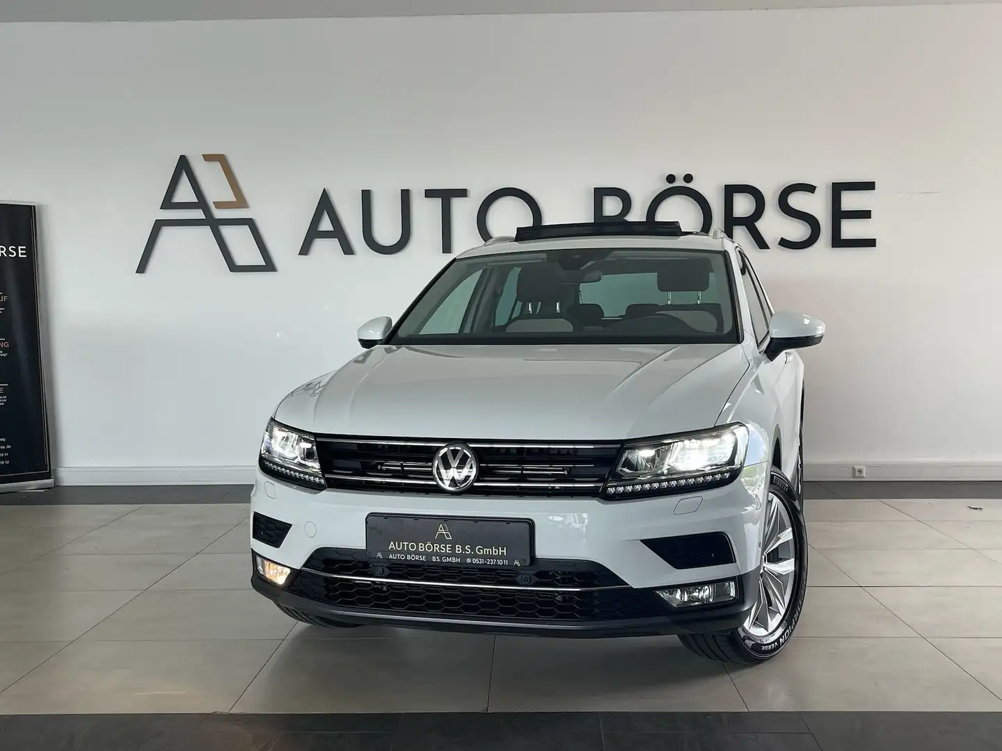 Volkswagen Tiguan 4M DSG HIGHLINE*NAVI*PANO*CAM*ACC*LED* Fehér - 1