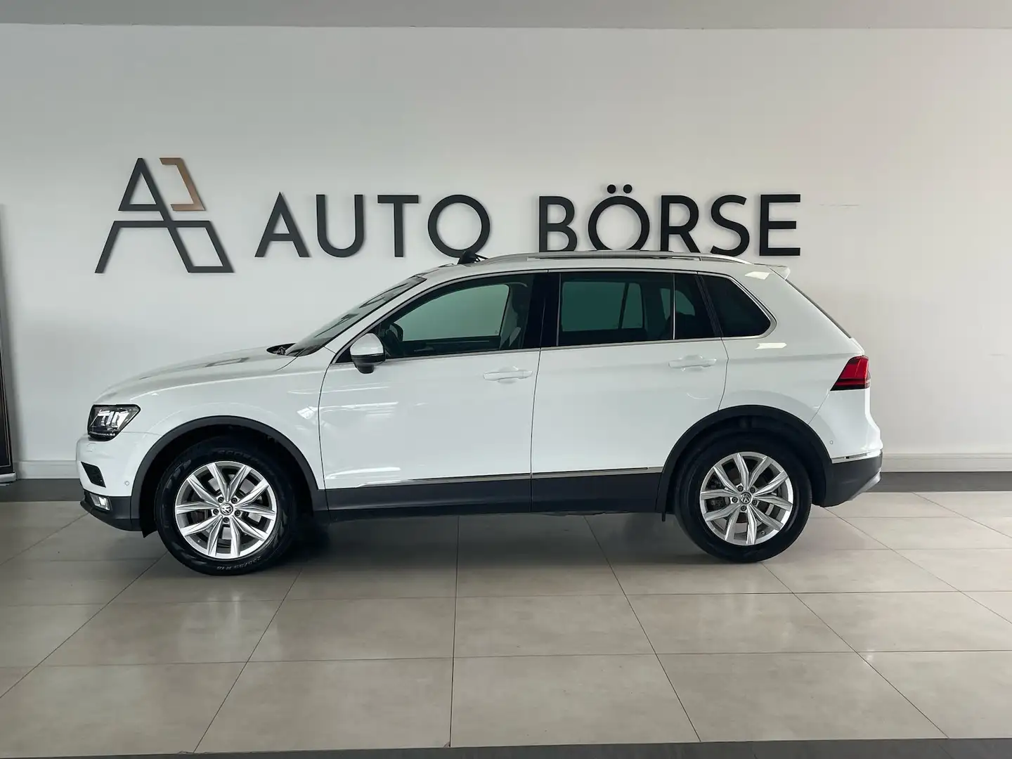 Volkswagen Tiguan 4M DSG HIGHLINE*NAVI*PANO*CAM*ACC*LED* Fehér - 2
