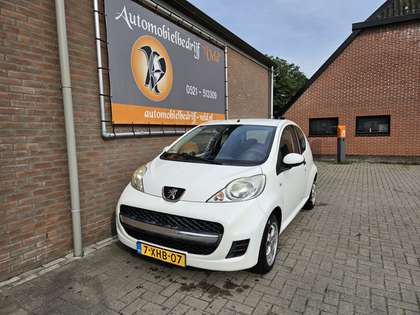 Peugeot 107 1.0-12V XR ZIJSCHADE