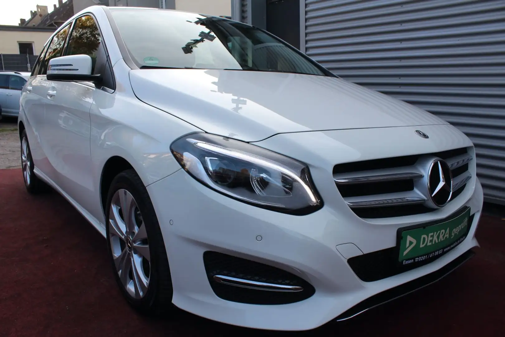 Mercedes-Benz B 200 Urban Style Edition AUTOMATIK KLIMA NAVI Weiß - 2