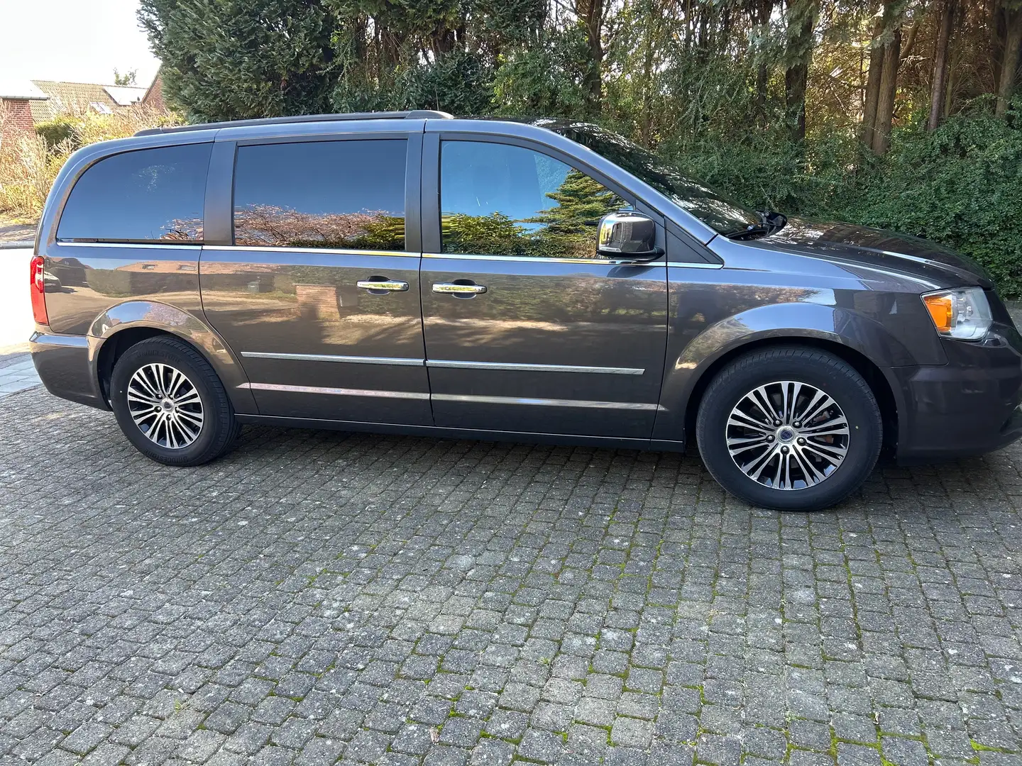 Lancia Voyager VOYAGER 2.8L DIESEL 177 CH Сірий - 2