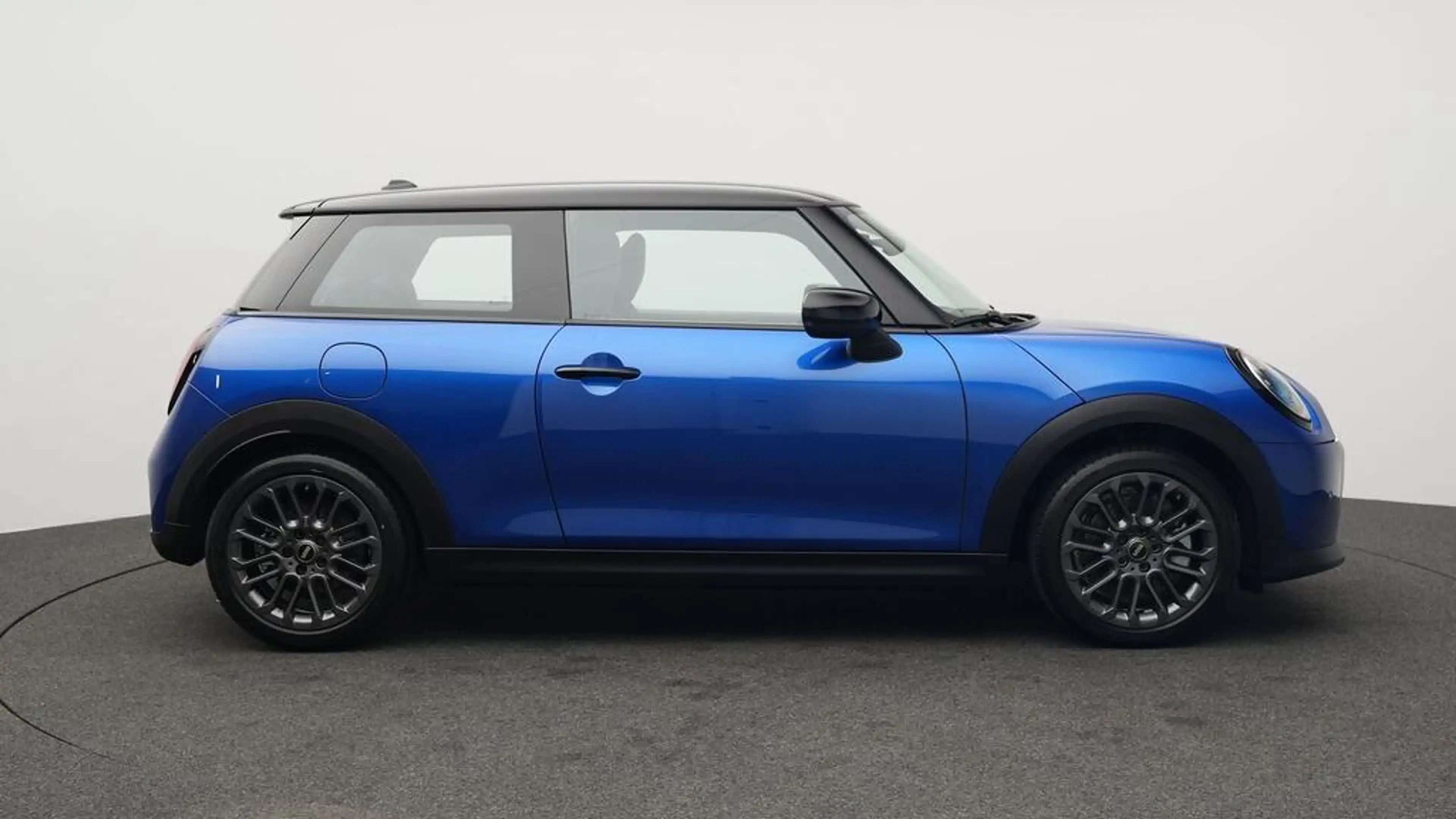 MINI Cooper C Favoured Trim — photo 3