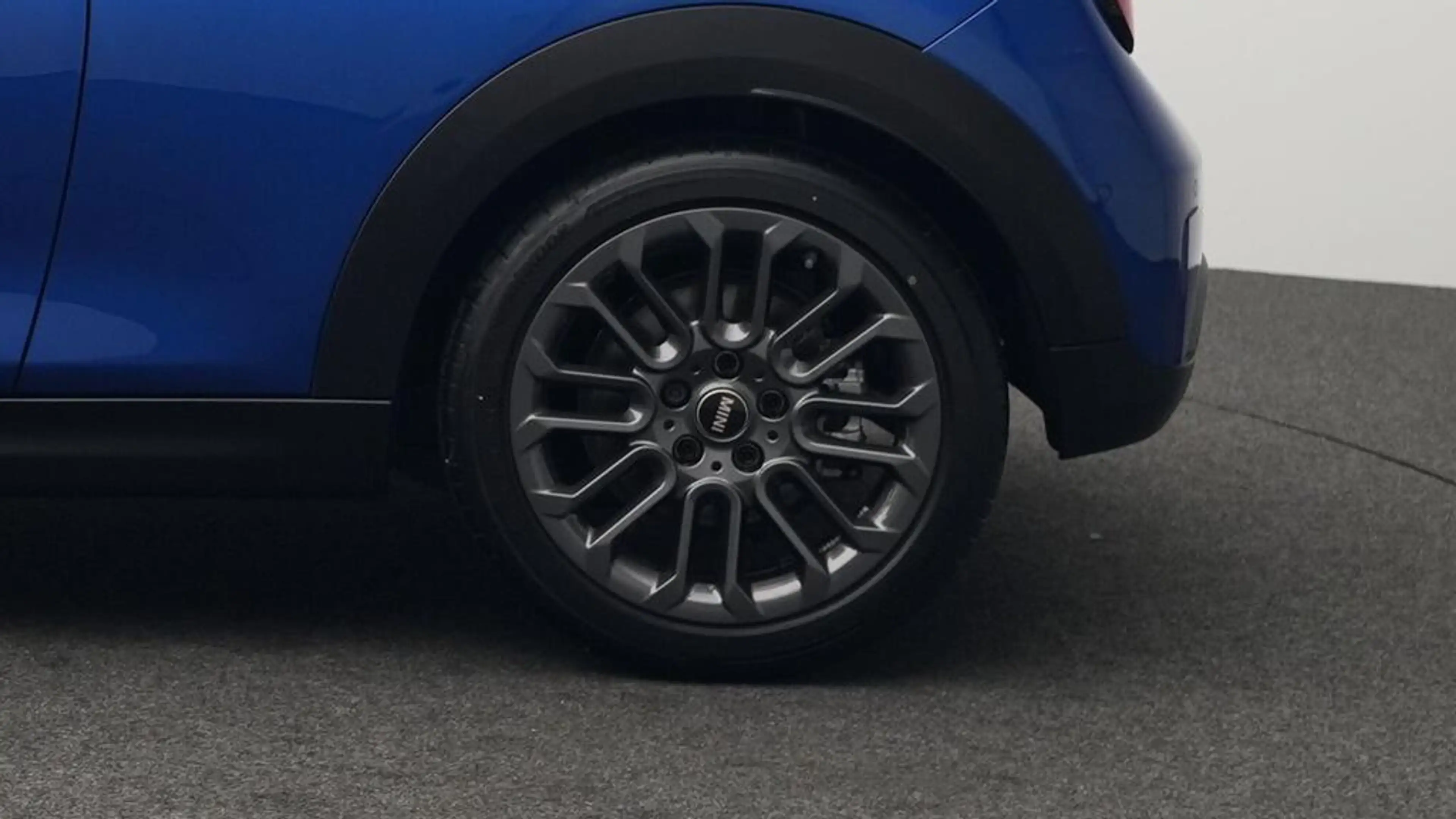 MINI Cooper C Favoured Trim — photo 9