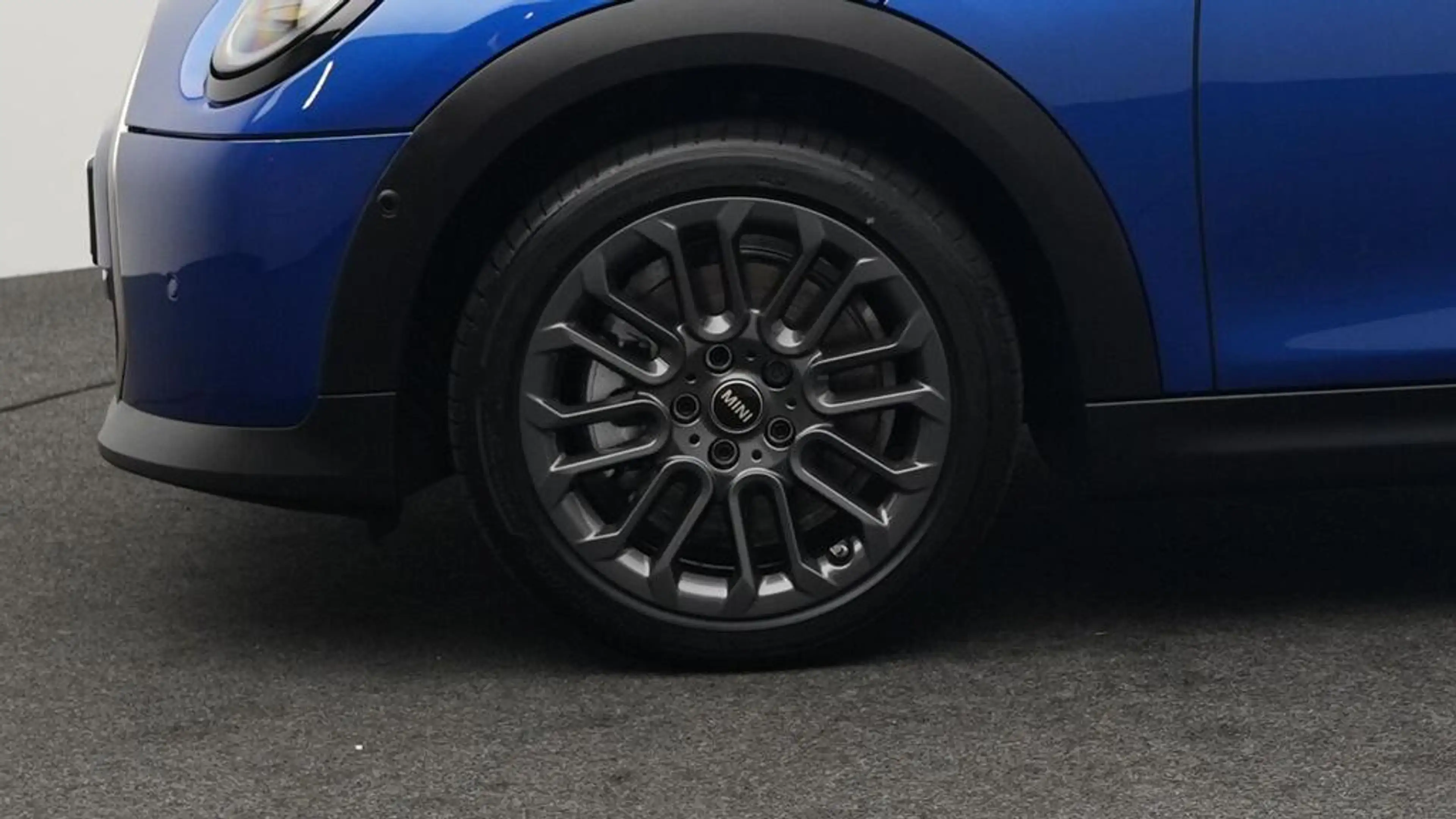 MINI Cooper C Favoured Trim — photo 12