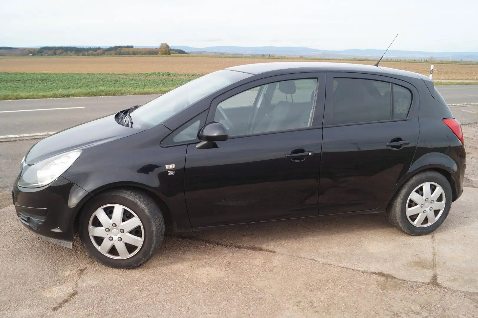 Opel Corsa D Edition "111 Jahre" Schwarz - 2