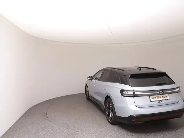 Volkswagen ID.7 view 5