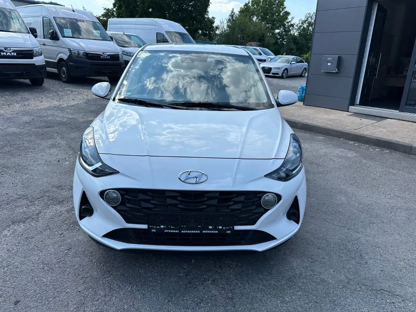 Hyundai i10 Select,Klima+Tempomat+Bluetooth+Spurhalteass Weiß - 2