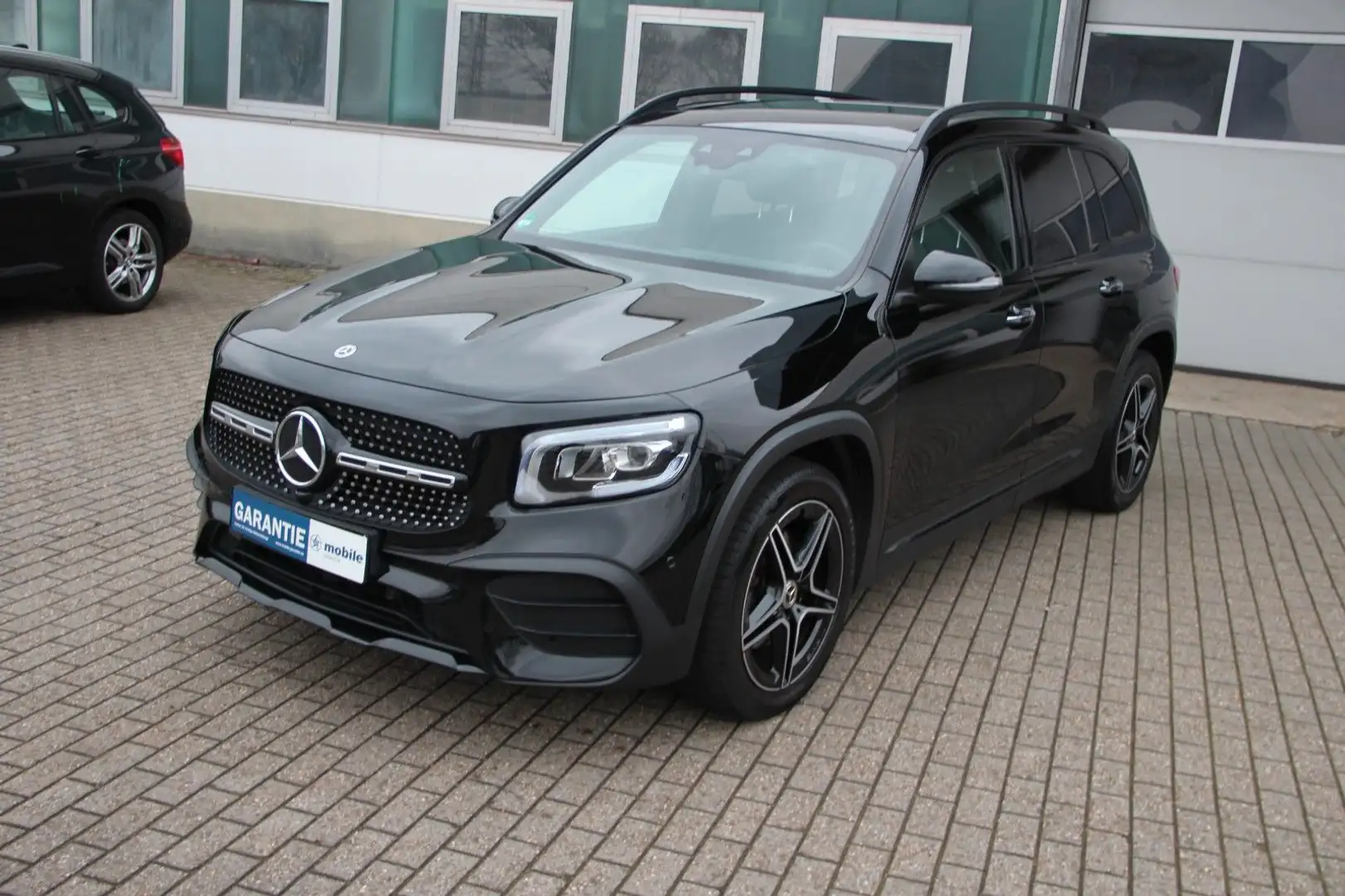 Mercedes-Benz GLB 180 d AMG Line Night, Wide, RFK, 7 Sitzer Noir - 2