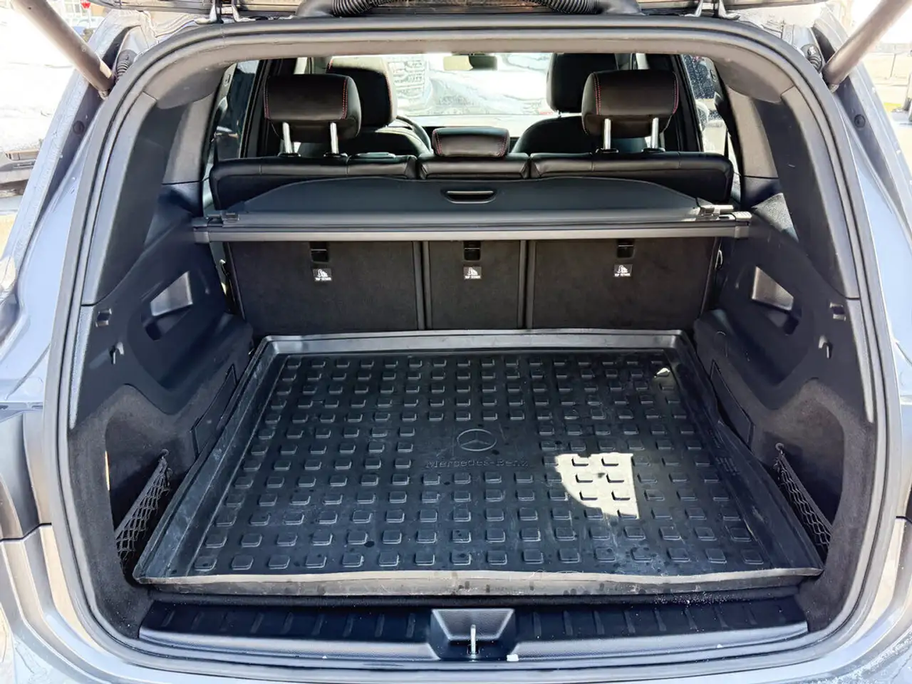 Mercedes-Benz GLB снимка Mercedes-Benz GLB