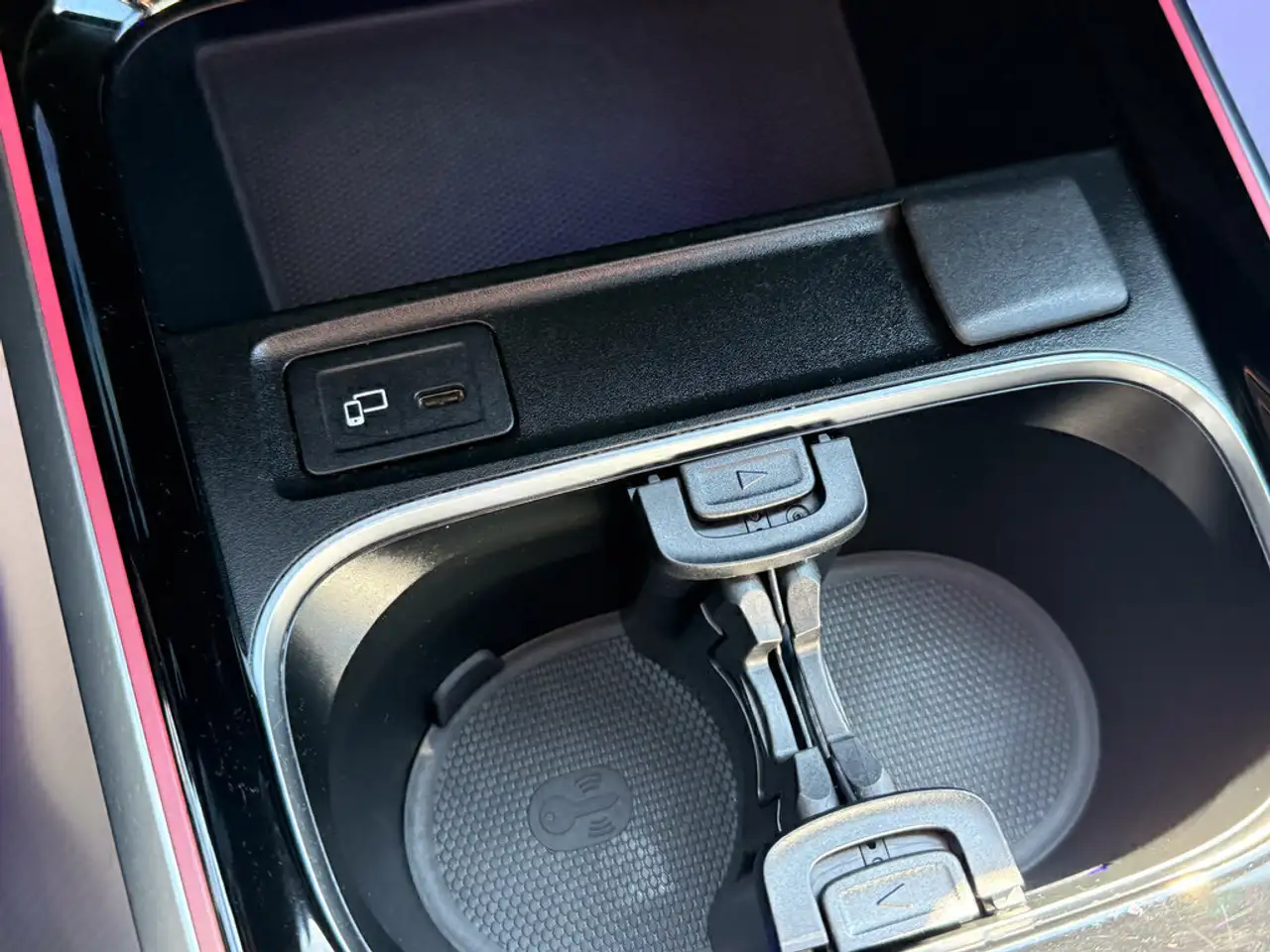 Mercedes-Benz GLB снимка Mercedes-Benz GLB
