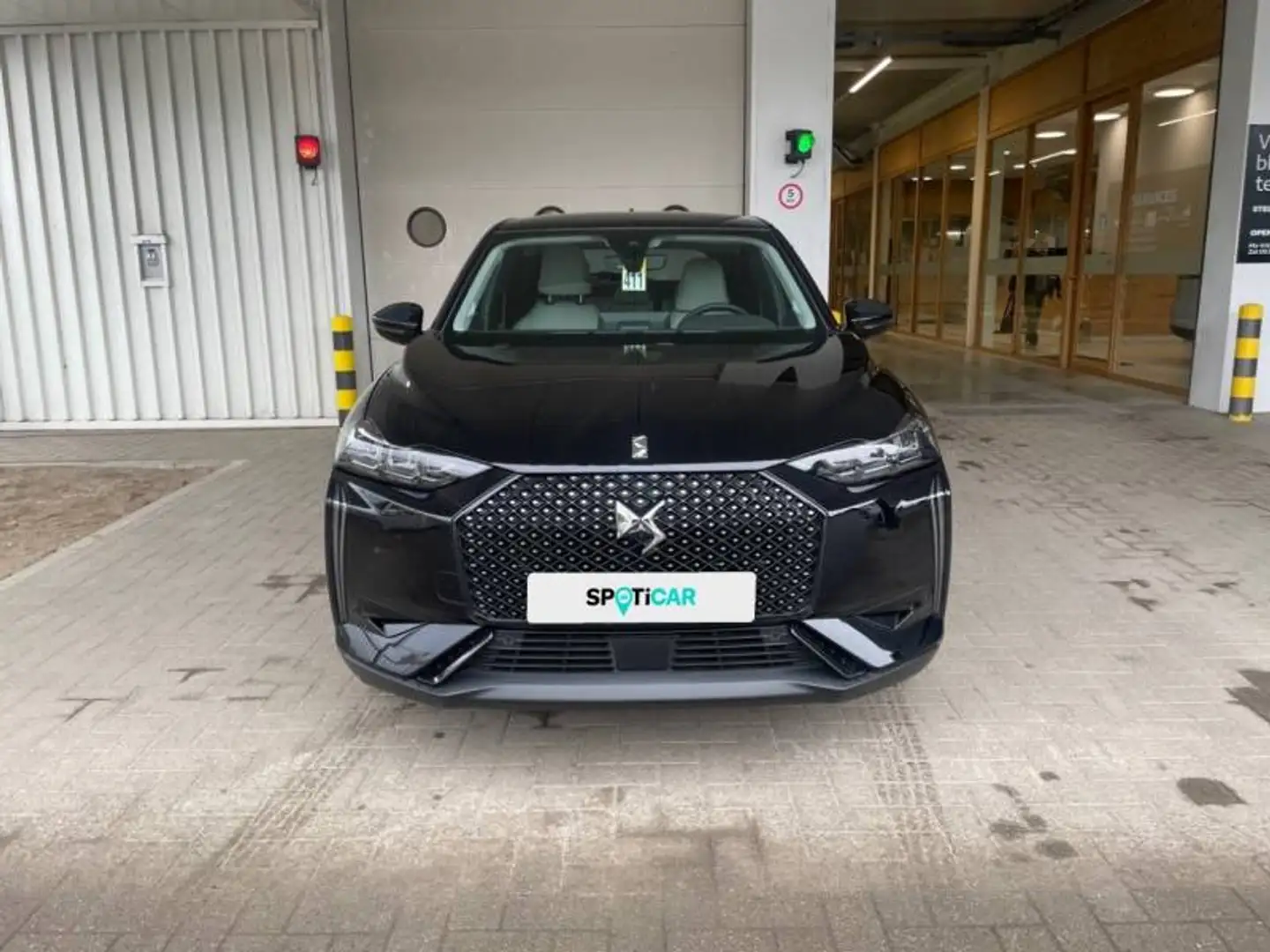 DS Automobiles DS 3 1 PureTech 130 Automatic Esprit de Voyage Zwart - 2