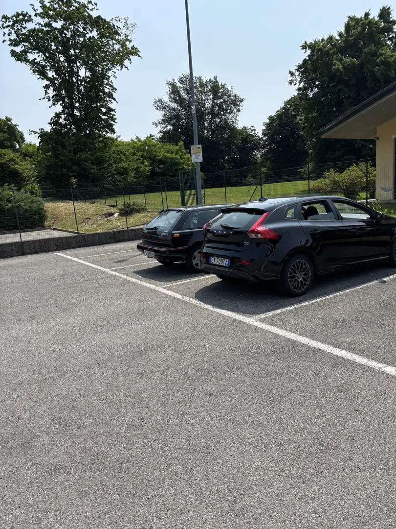 Volvo V40 1.6 d2 R-design Kinetic (r-design) - 1