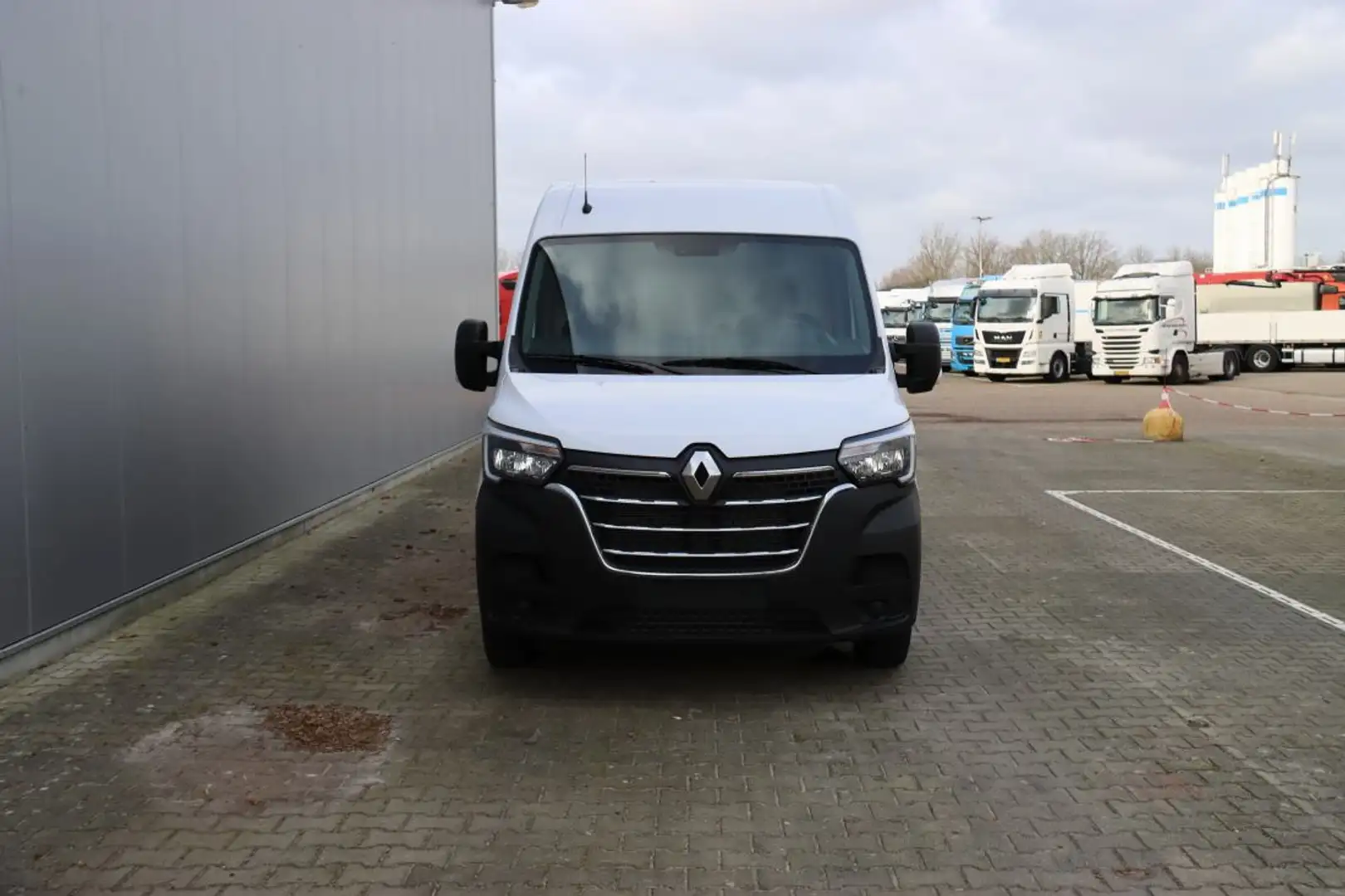Renault Master L2H2 RED - E Tech Wit - 2