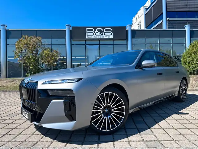 BMW 740