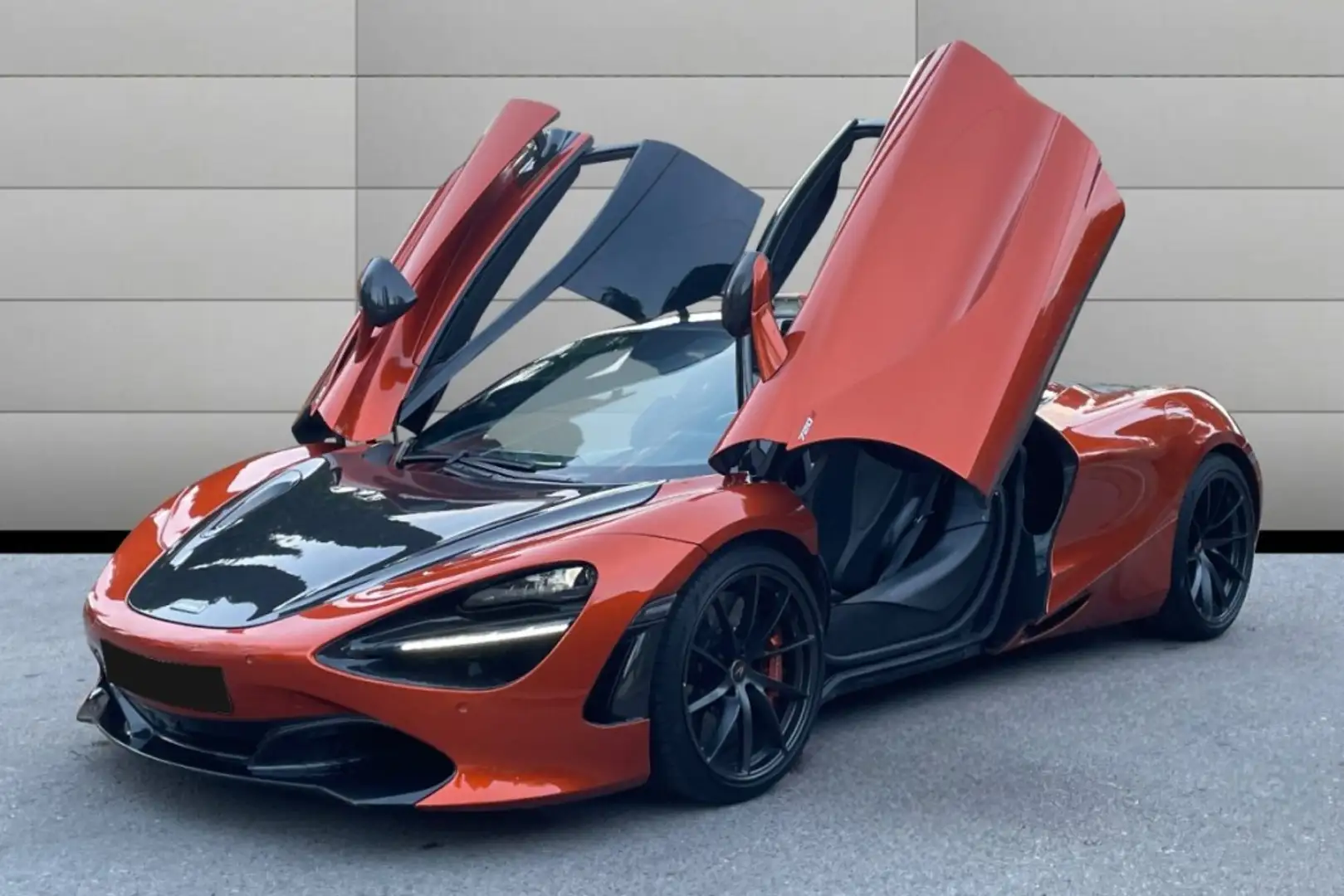 McLaren 720S Orange - 2