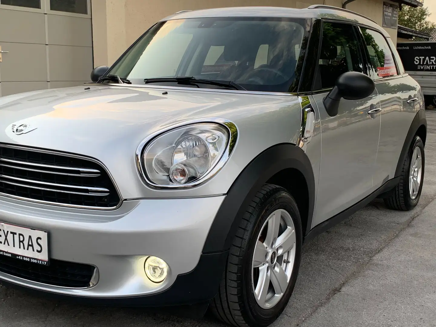 MINI One Countryman Countryman in bemerkenswertem Zustand + TOP Extras Silber - 1