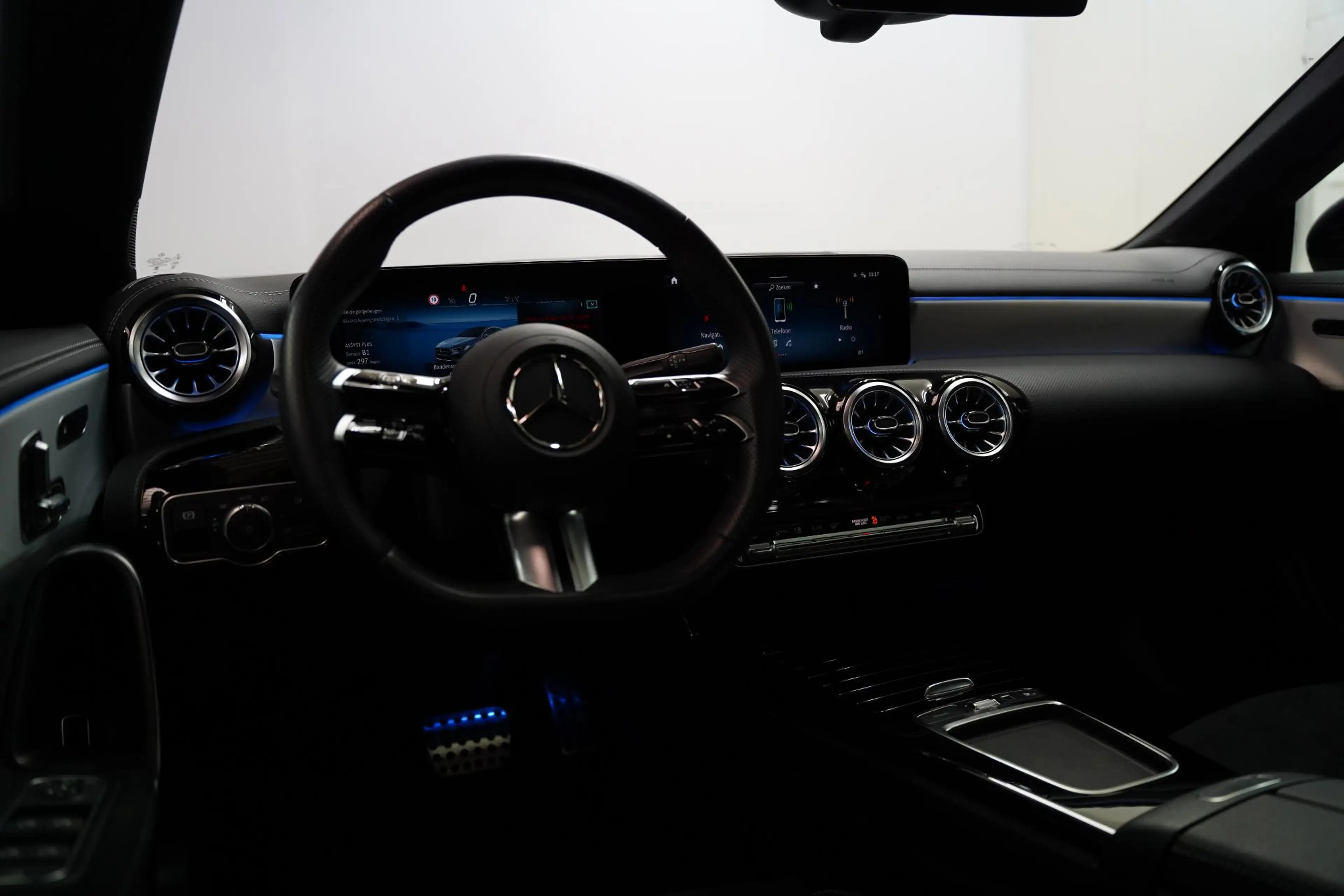 Mercedes-Benz CLA 180 CLA Star Edition | HUD | 360° Camera | ... — photo 13