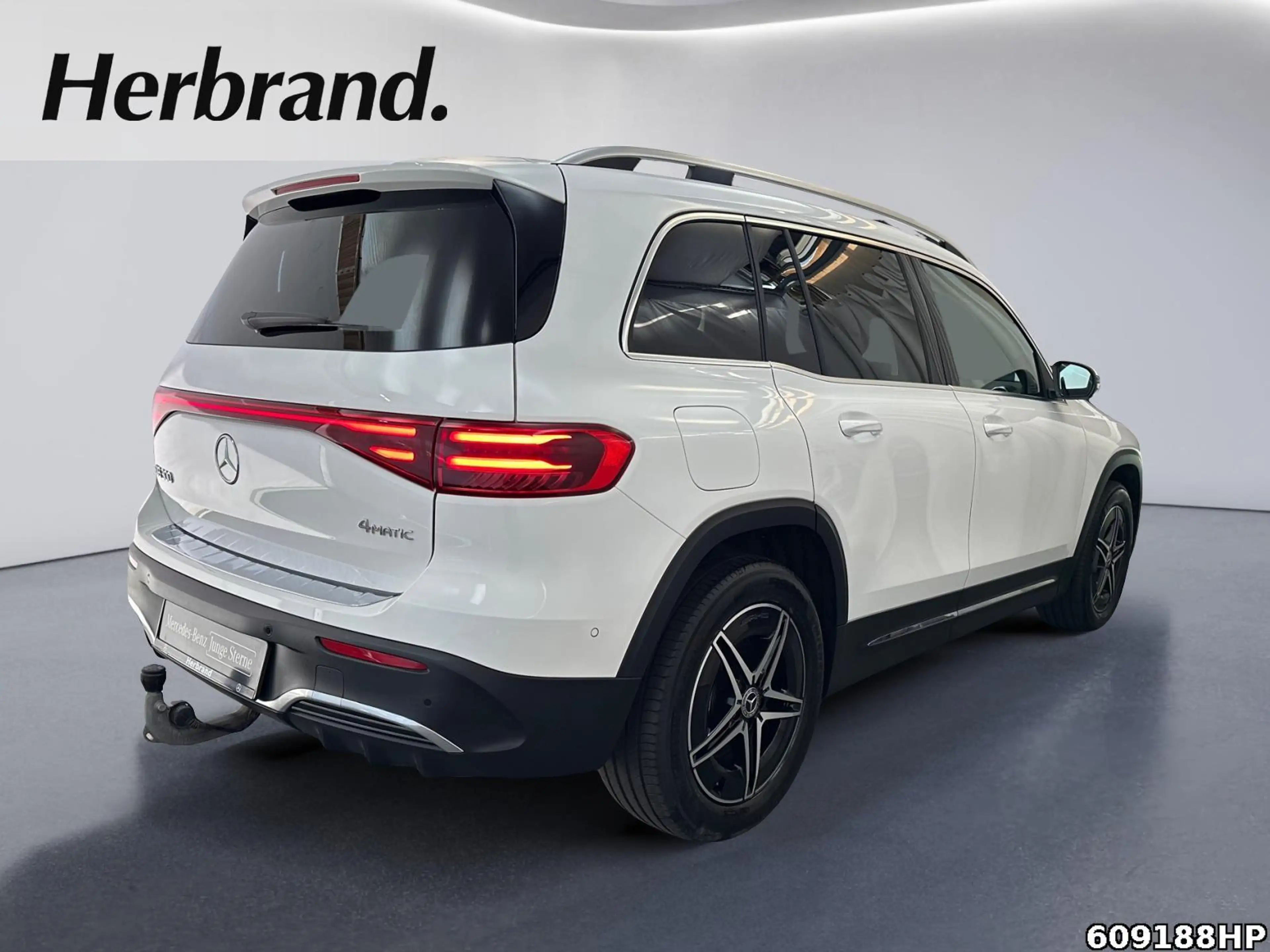 Mercedes-Benz EQB 300 4M AMG AHK DISTRONIC 360° Ambiente LED. — photo 3