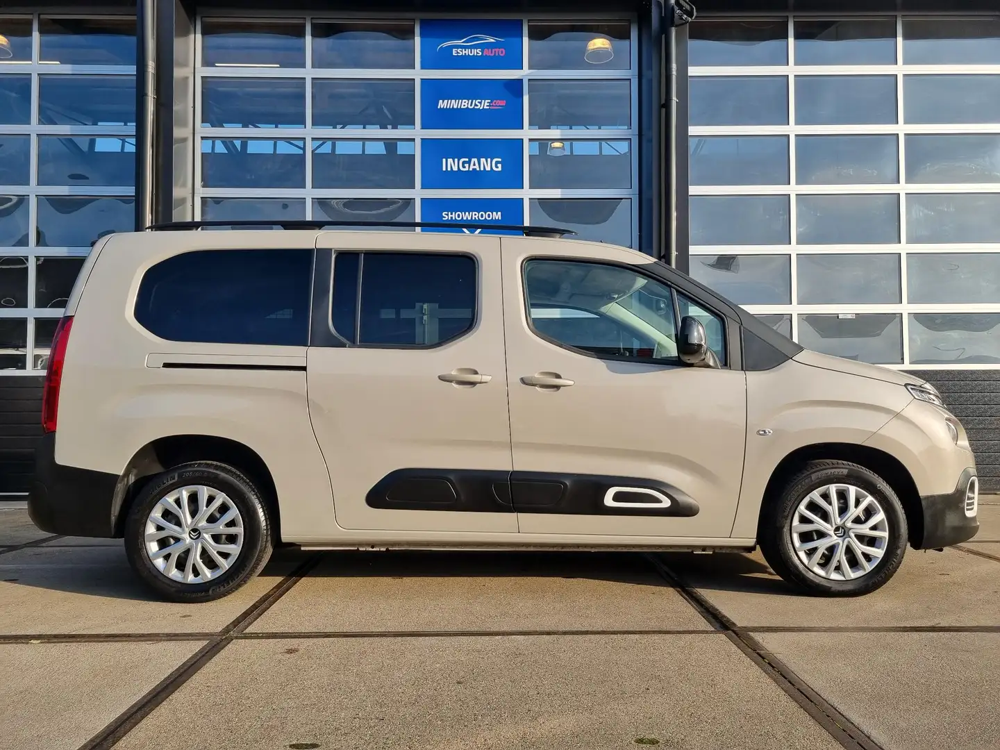 Citroen Berlingo XL 1.2 PureTech Aut. NAVI / CRUISE / TREKHAAK / PD Beige - 2