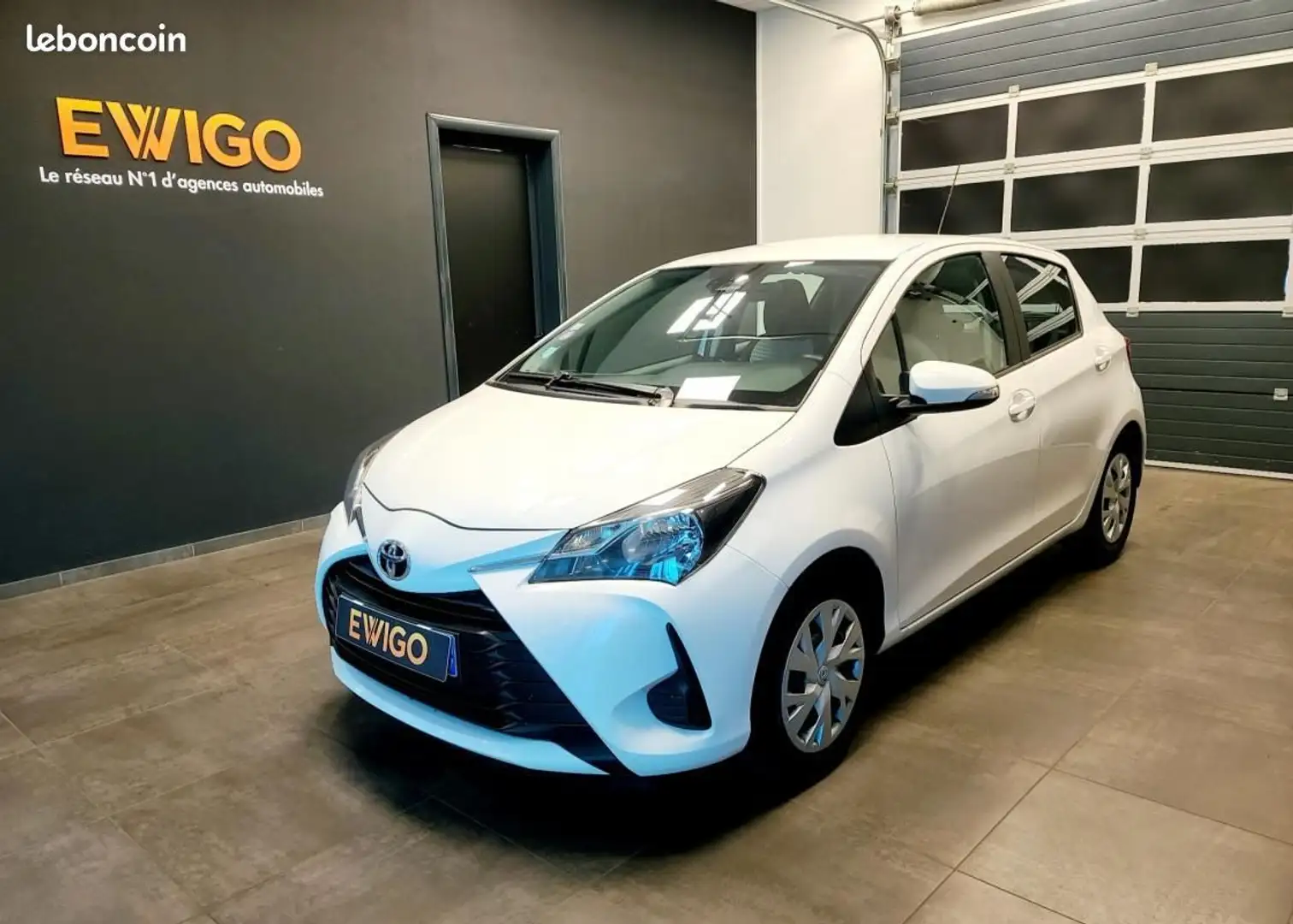 Toyota Yaris 70ch VVT-i Ultimate 5p Blanc - 1