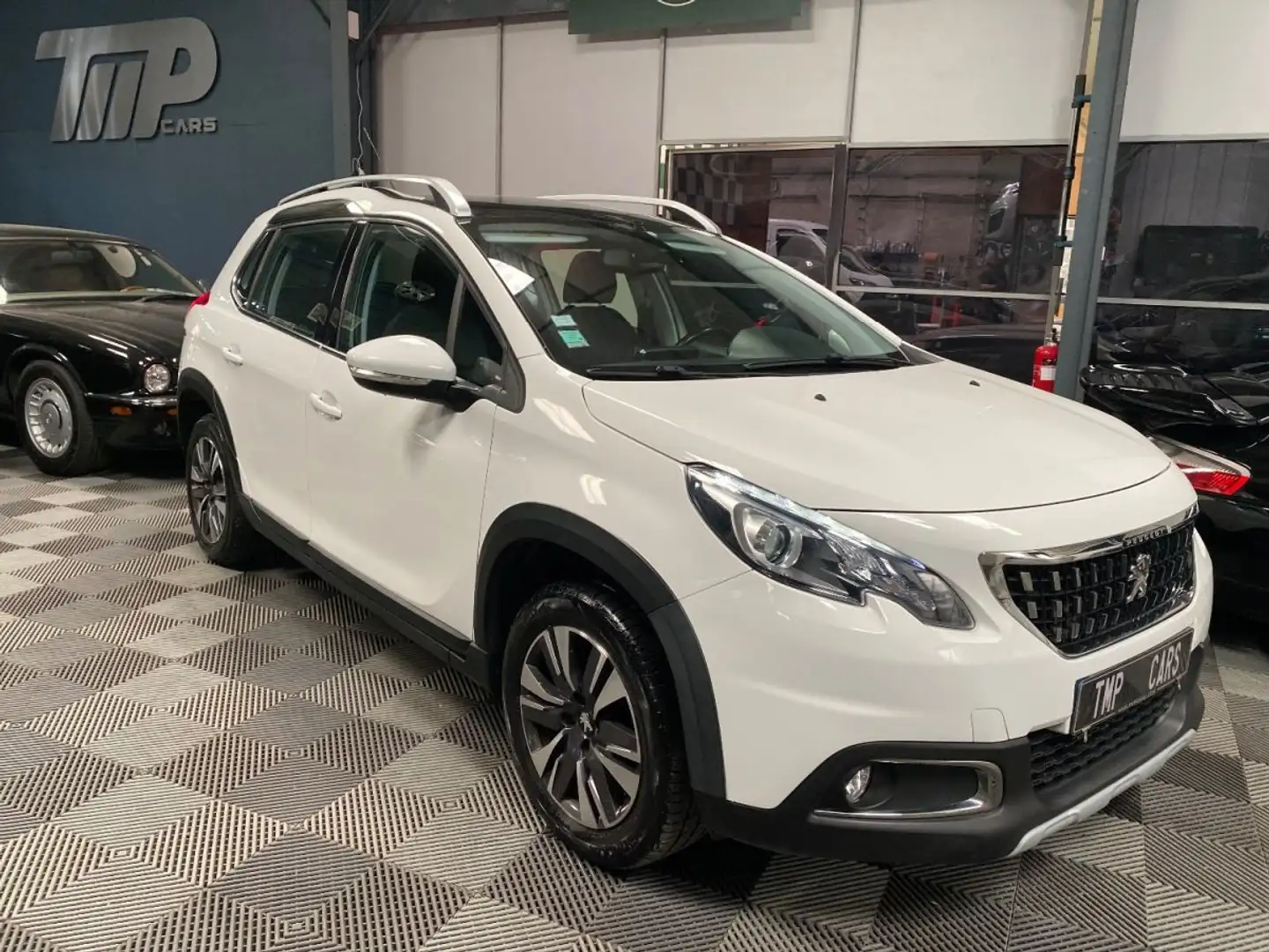 Peugeot 2008 1.2 - 12V TURBO 110ch Allure Blanc - 1