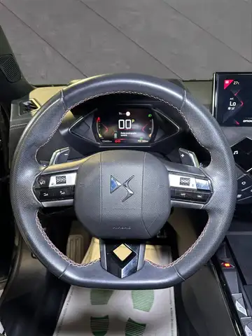 DS Automobiles DS 3 Crossback view 8