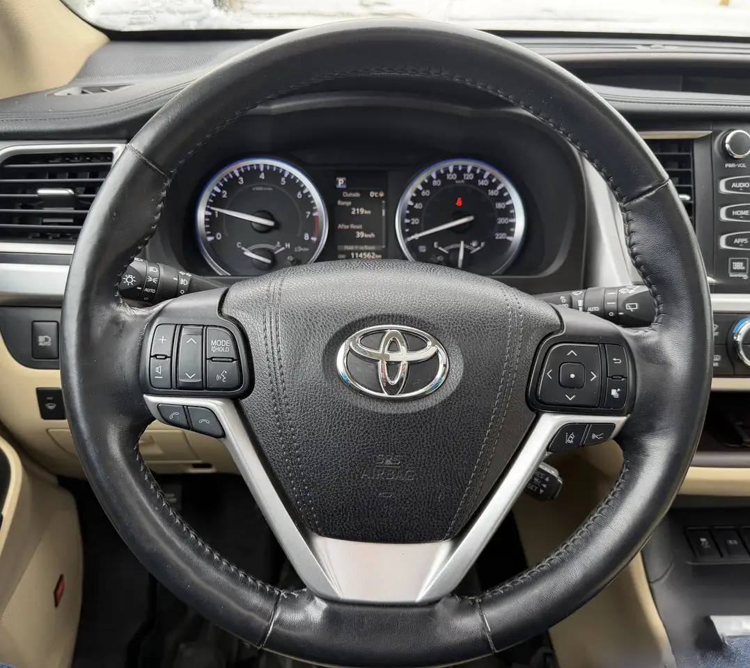 Toyota Highlander photo Toyota Highlander
