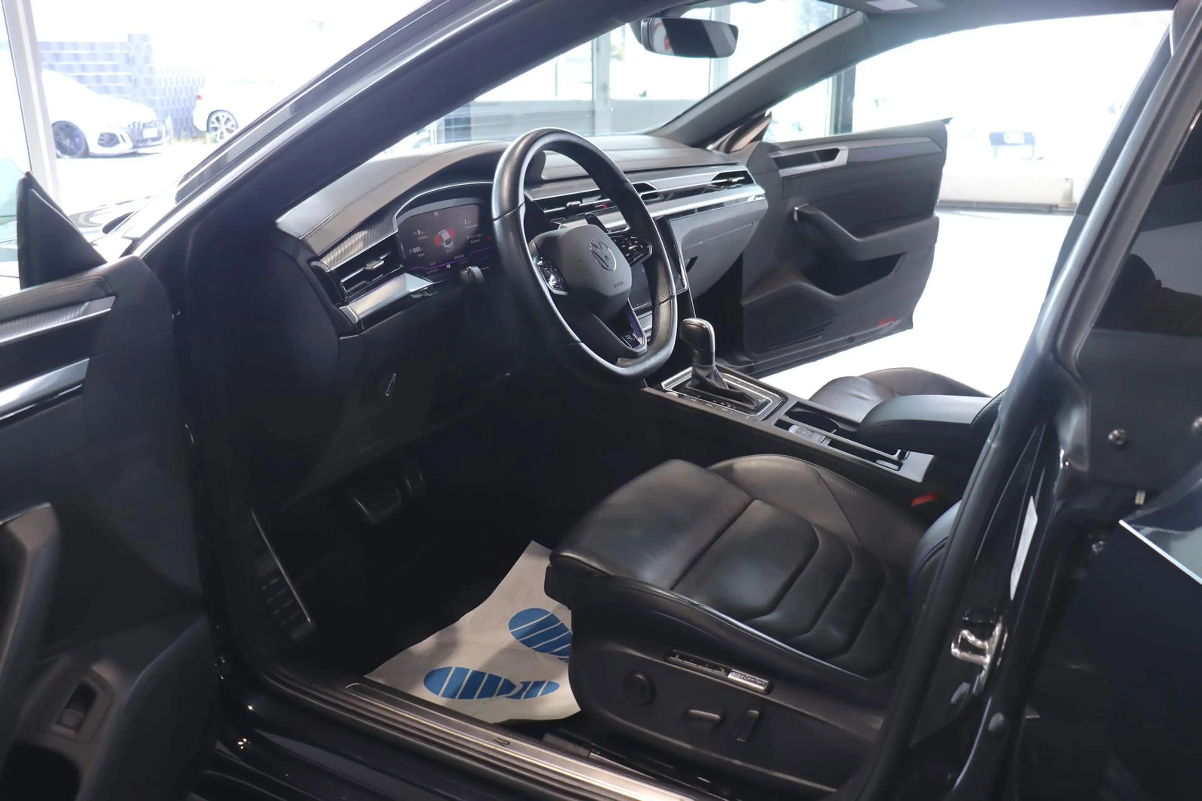 Volkswagen Arteon 2.0 TSI R 4Motion *PANO*MATRIX*20-ZOLL* — photo 10