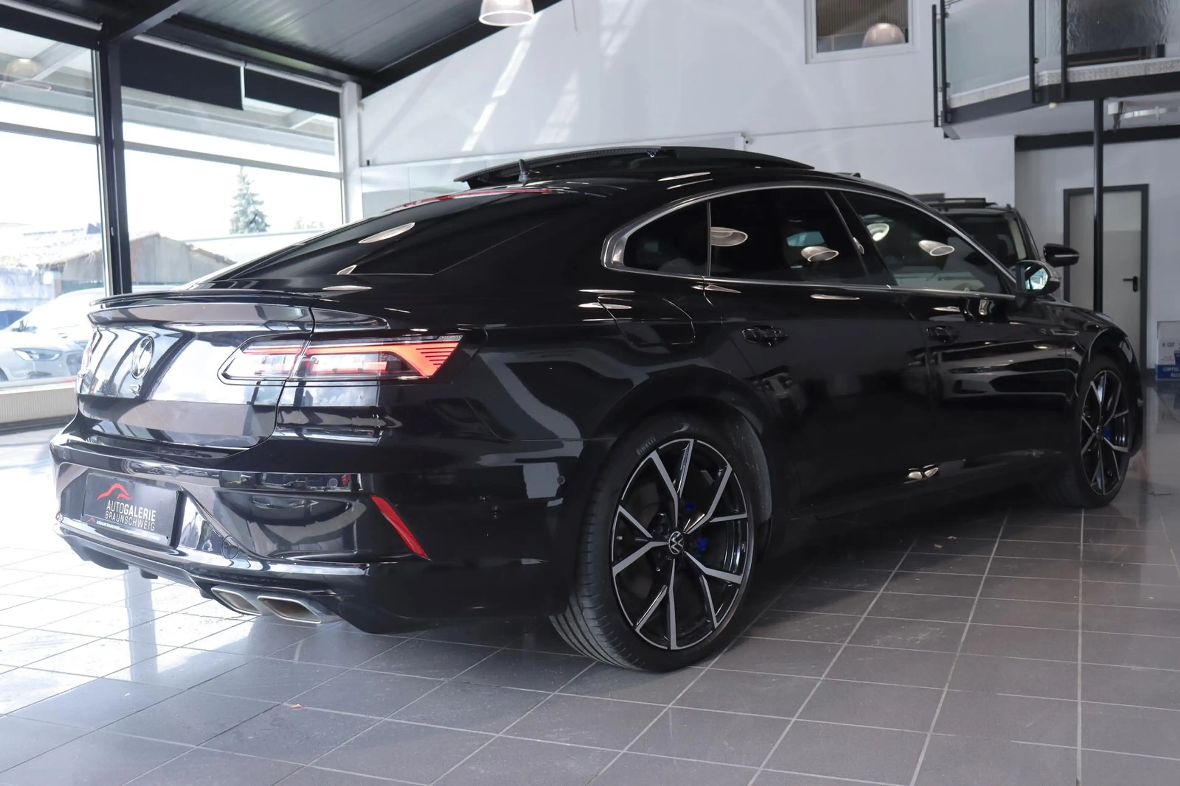 Volkswagen Arteon 2.0 TSI R 4Motion *PANO*MATRIX*20-ZOLL* — photo 5