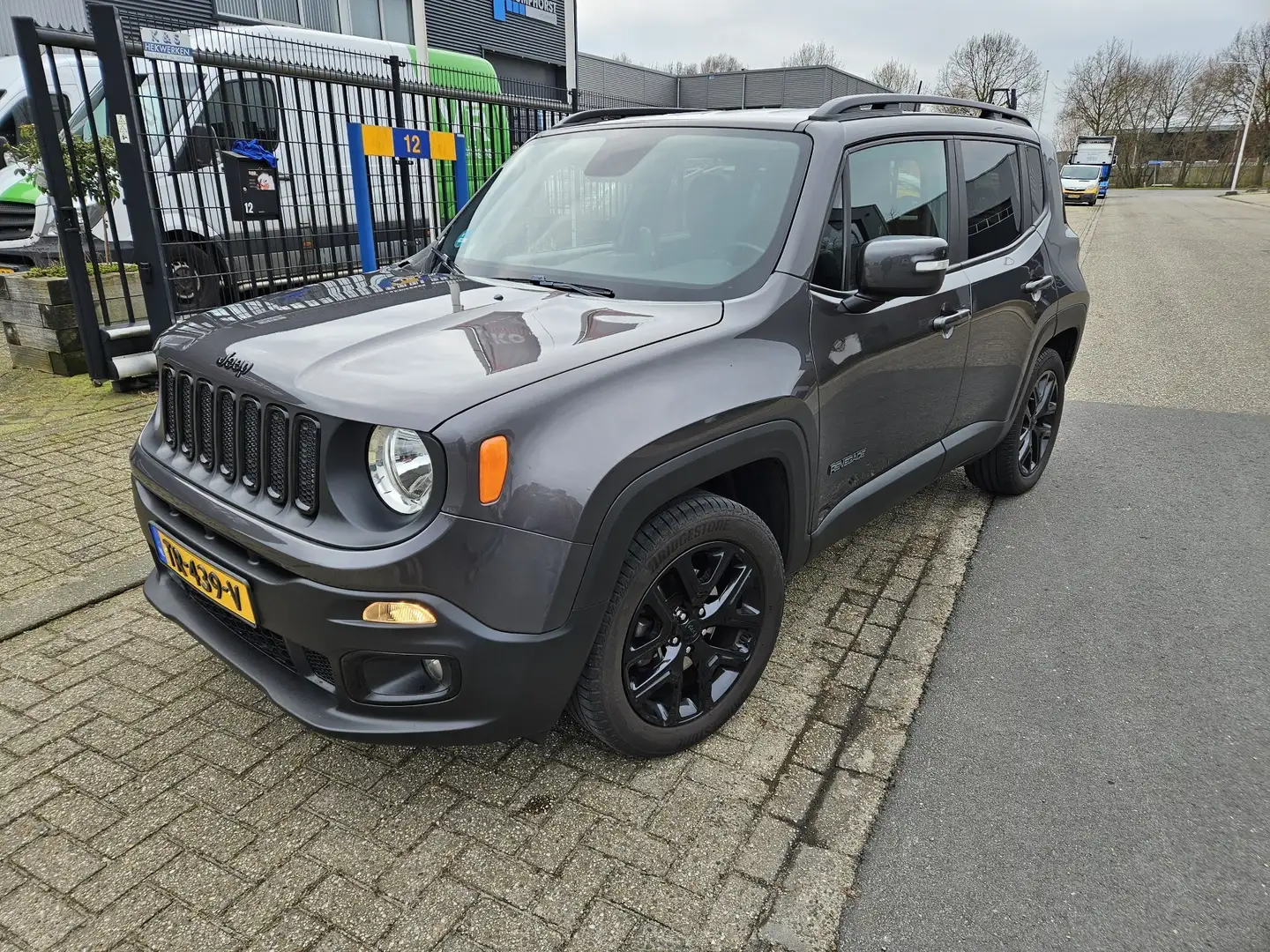 Jeep Renegade 1.6 E-Torq Night Eagle 2 Gris - 2
